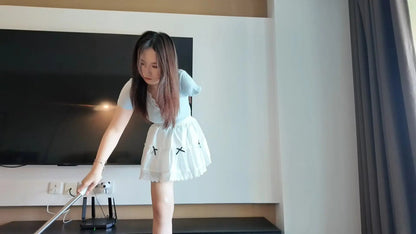 Beibei Cleaning House Video - OOE Amputee Girl One Leg