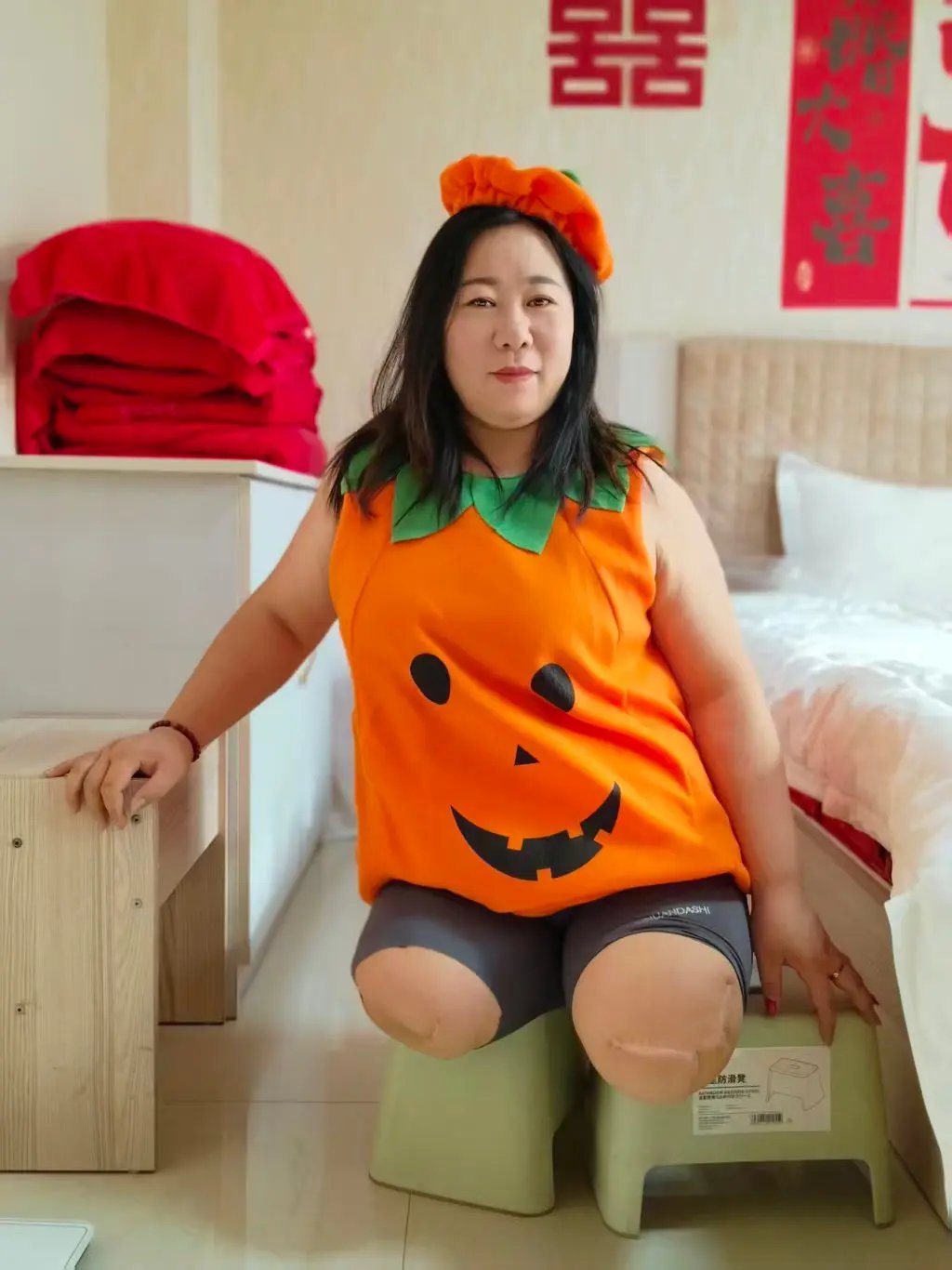 Beryl Halloween Pumpkin Lantern - Dak Amputee Girl Video