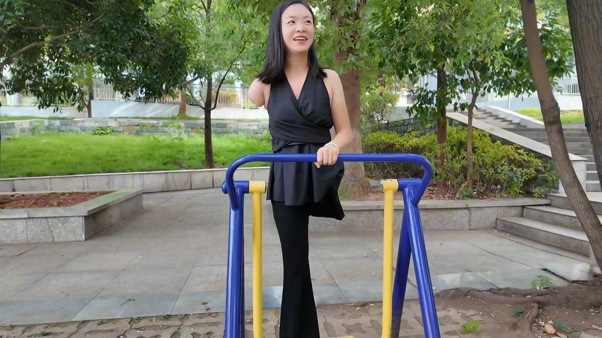 Mila: Ooe Amputee Girl Outdoor Walking Fitness