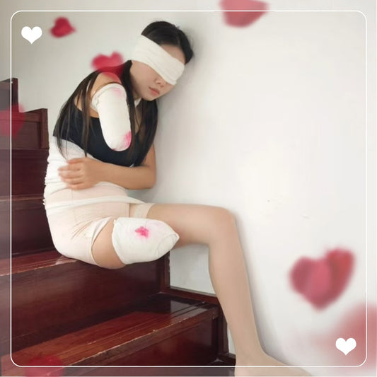 Abby: Ooe Amputee Girl pretends to have a severed limb wrapped in bandages