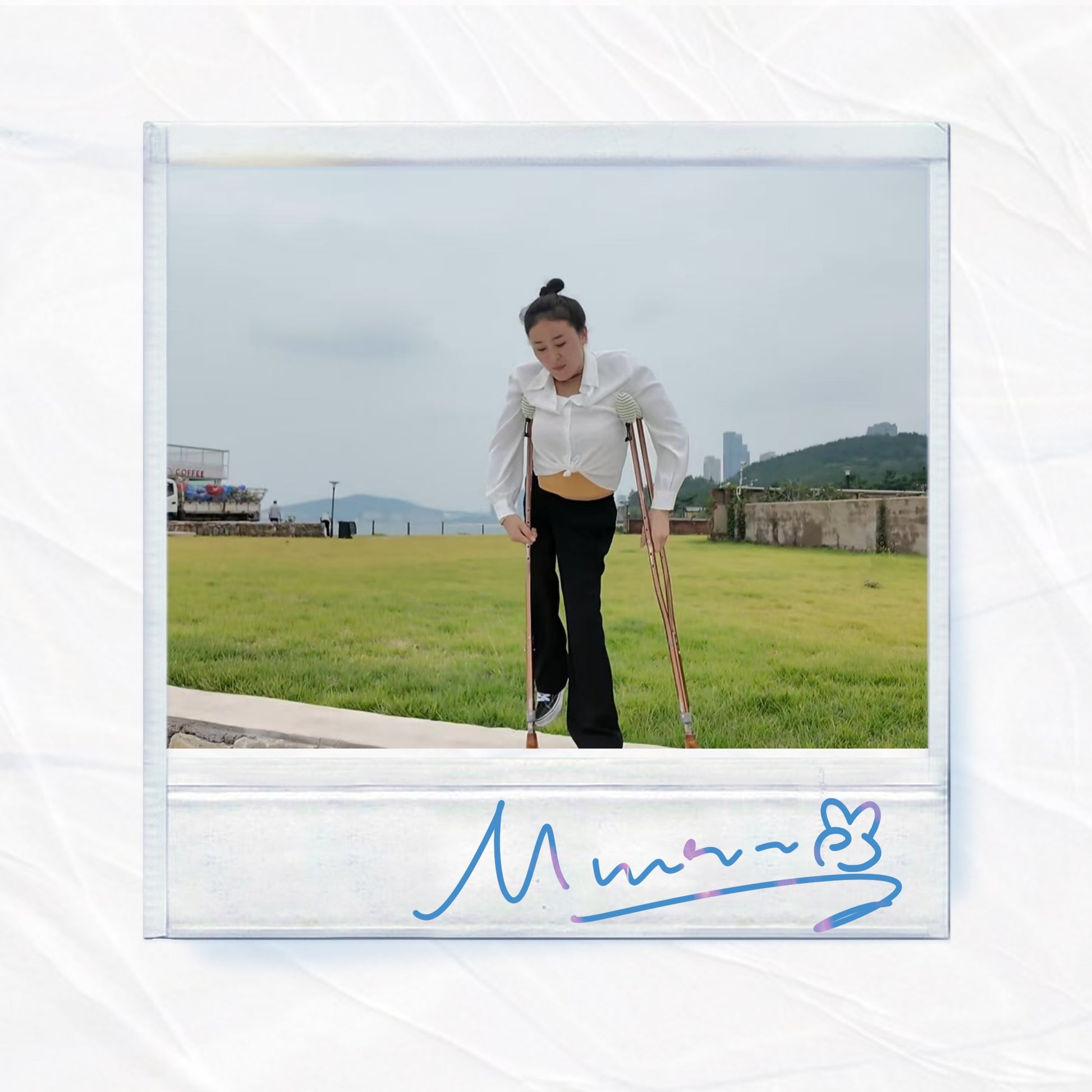 Rose The Polio Girl: A Solo Trip to the Beach for Relaxation (using crutches)