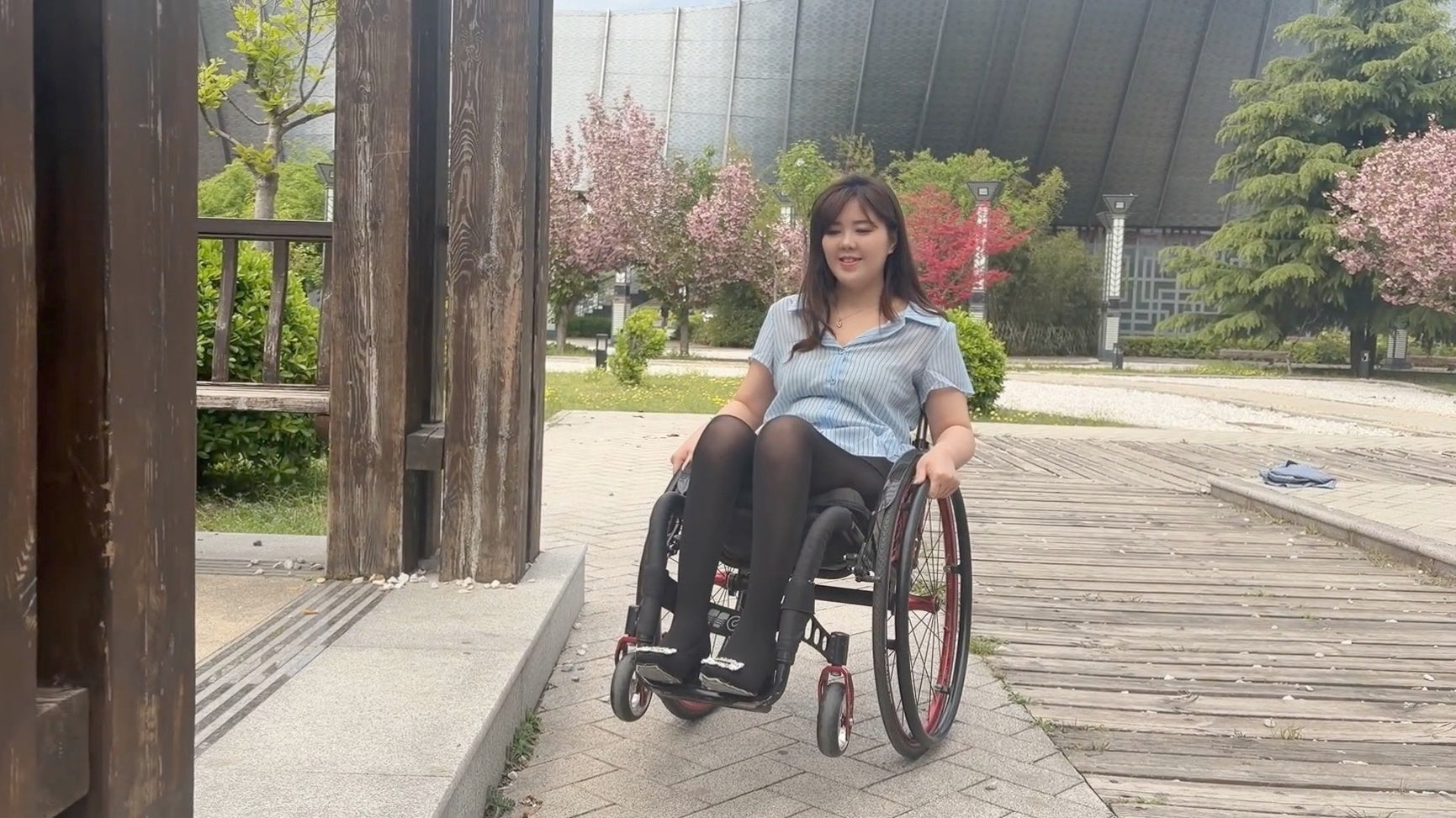 The Para Girl Fiona – Black Stockings, High Heels, Beautiful Legs, Wheelchair Transfer