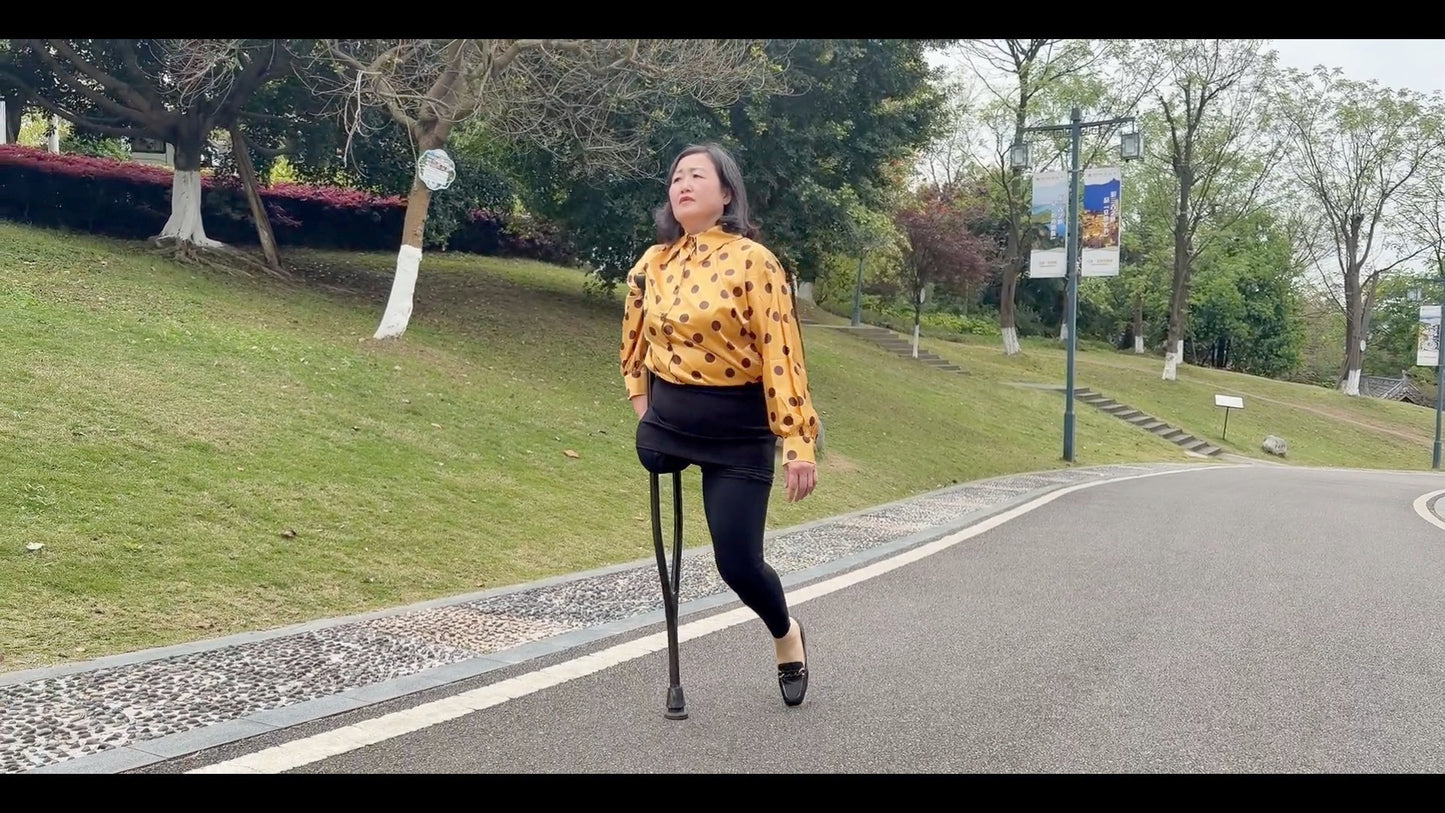 The SAK Lady Aurora - Strolling through the park on crutches