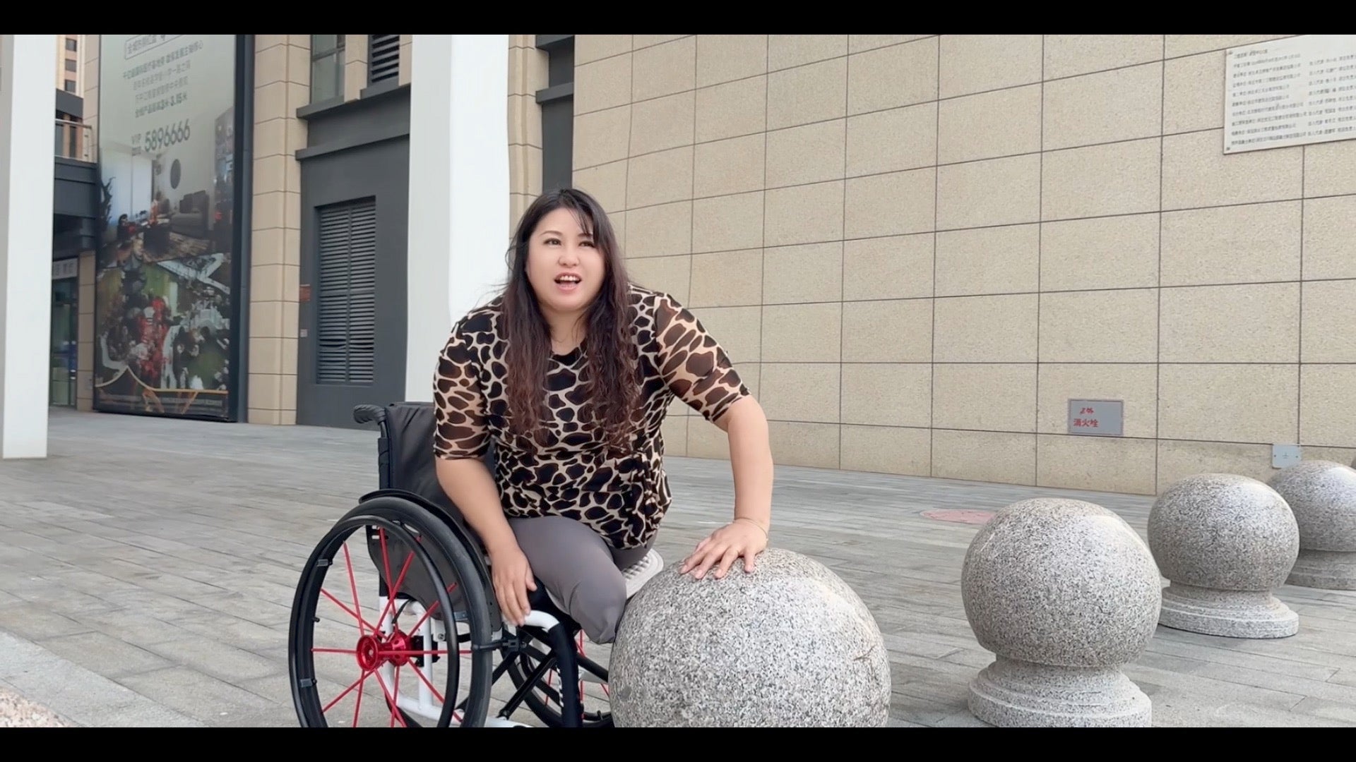 Barbie: RbkLhp Amputee Girl goes out in a wheelchair.