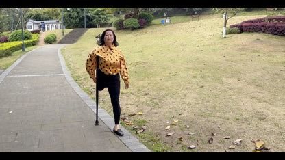 The SAK Lady Aurora - Strolling through the park on crutches