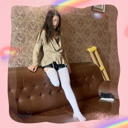 Amy: Sak Amputee Girl - Dismembered Limbs in Black and White Stockings