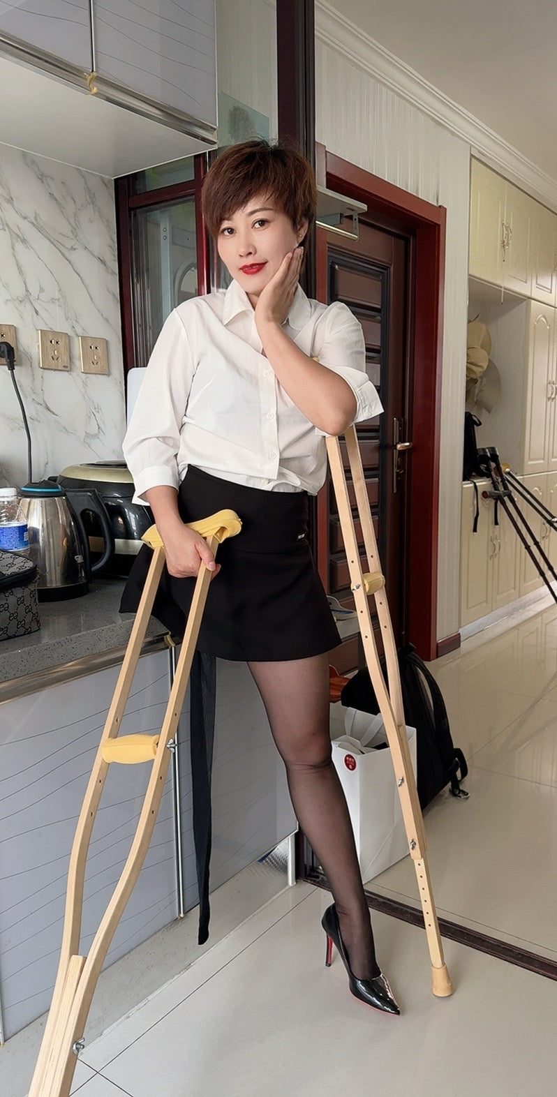 Emma: Shd Amputee Girl - Daily Work as a Real Estate Agent