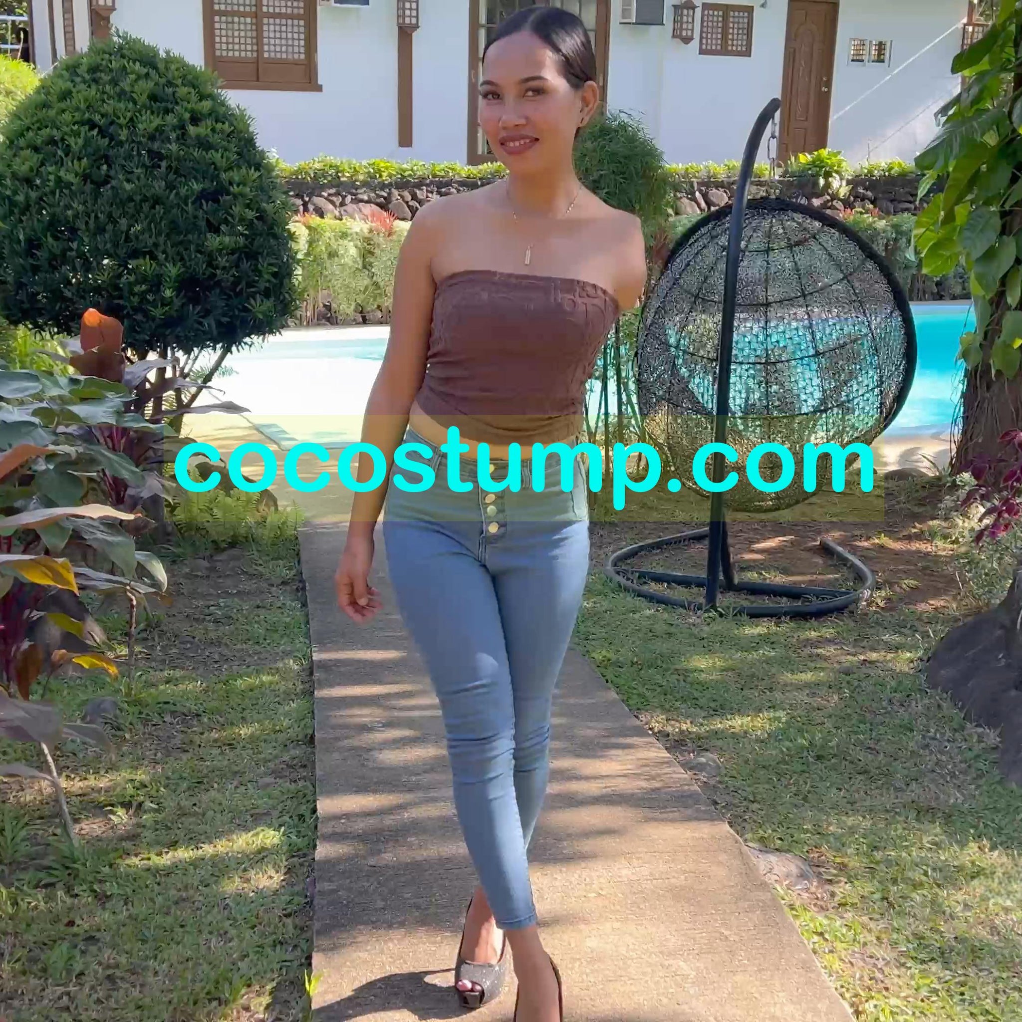 CoCoStumps-Carla take a walk OV