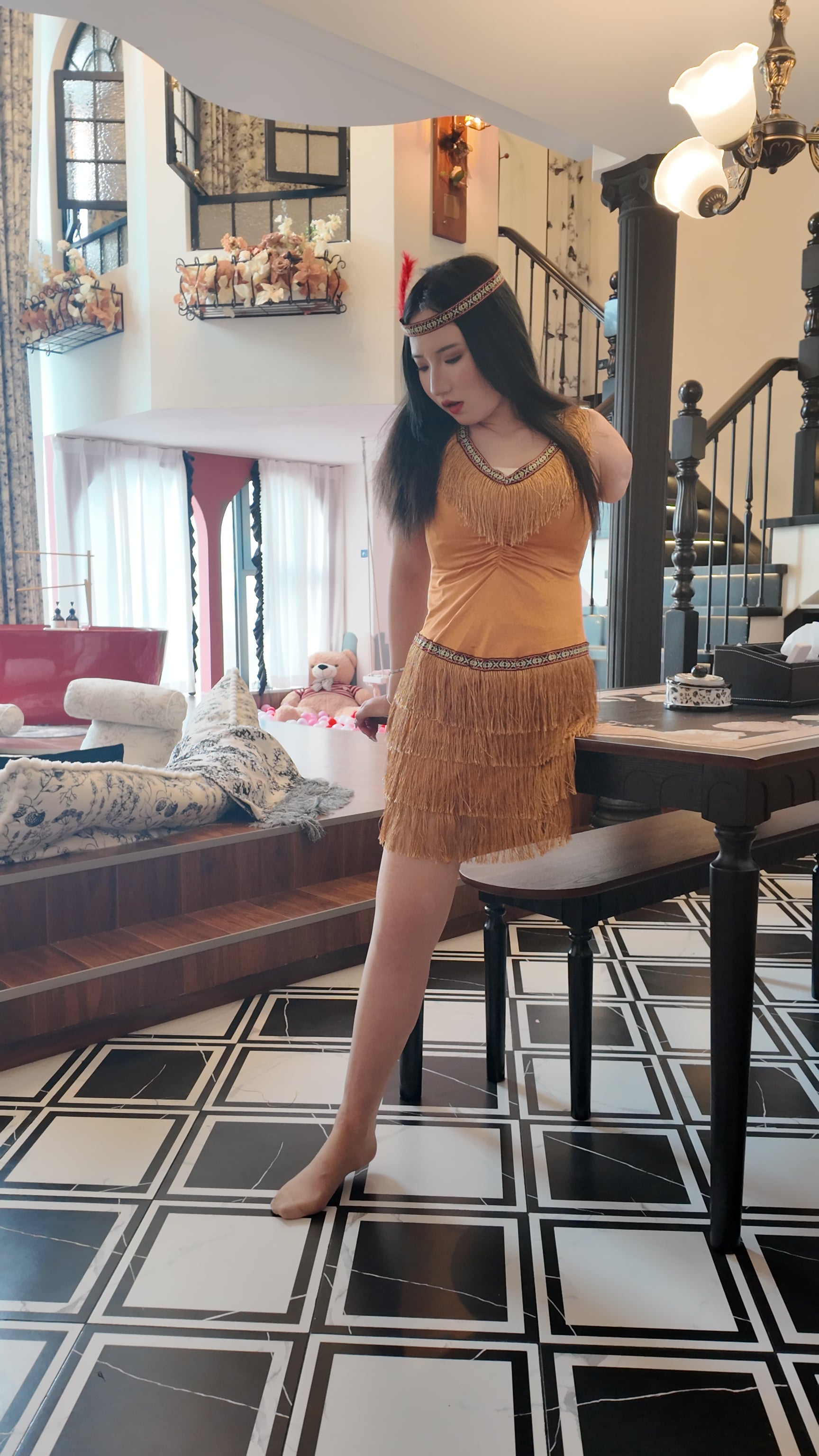 Beibei a Ooe Amputee Girl - Primitive Princess and Bubble Ball