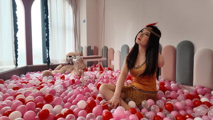 Beibei a Ooe Amputee Girl - Primitive Princess and Bubble Ball