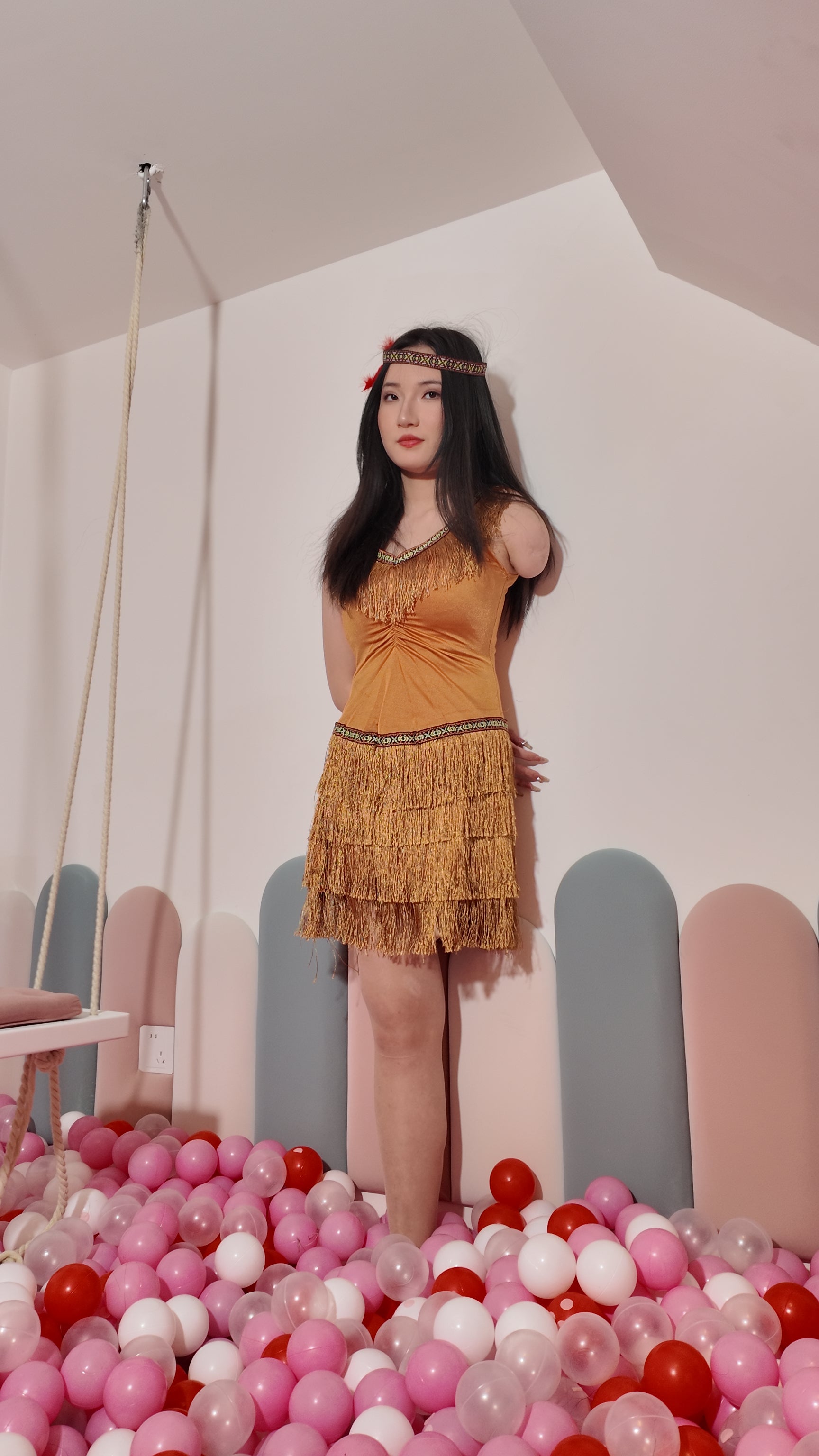 Beibei a Ooe Amputee Girl - Primitive Princess and Bubble Ball