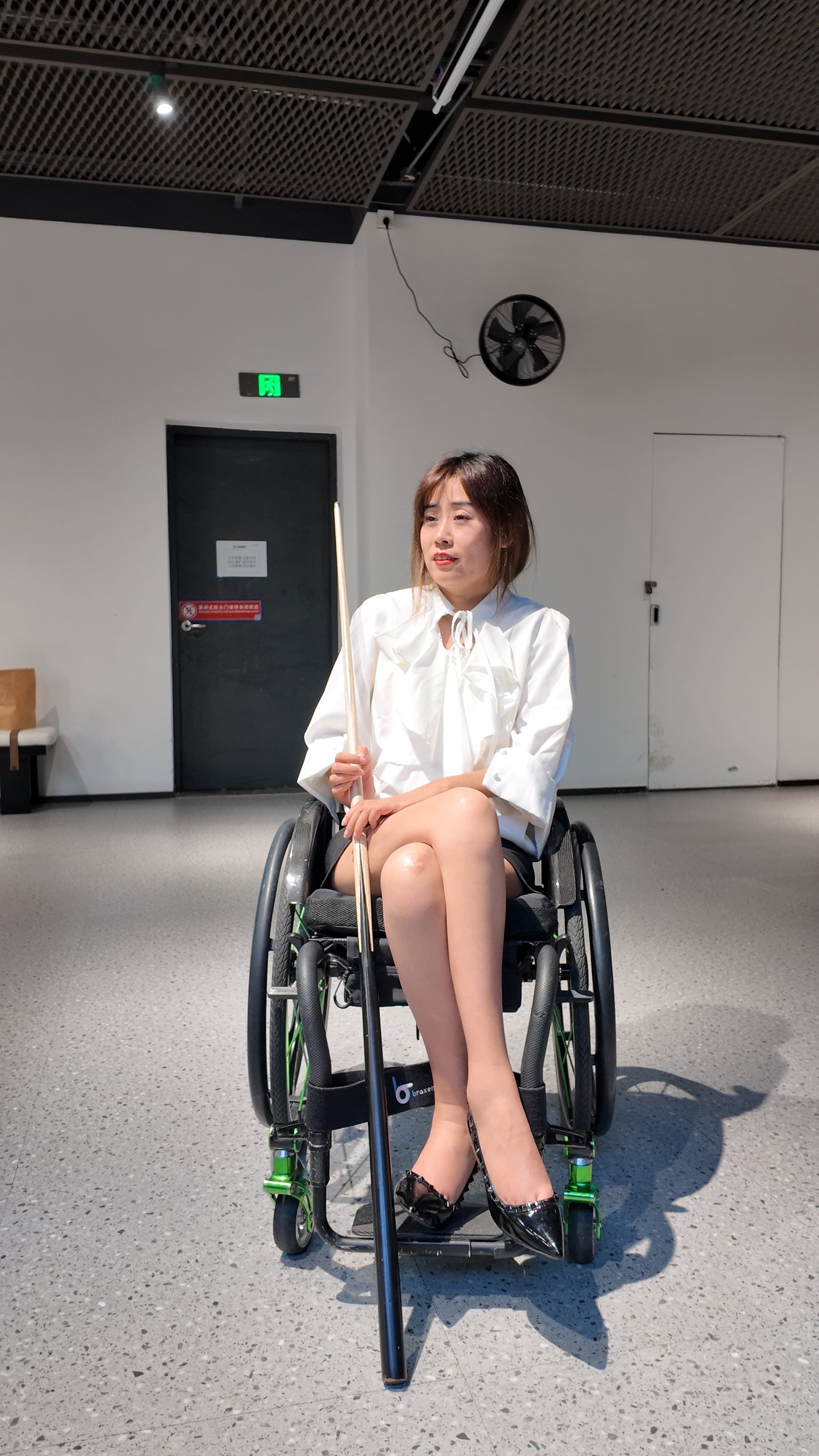 The Para Girl Cherry - First Experience Playing Billiards in a Wheelchair