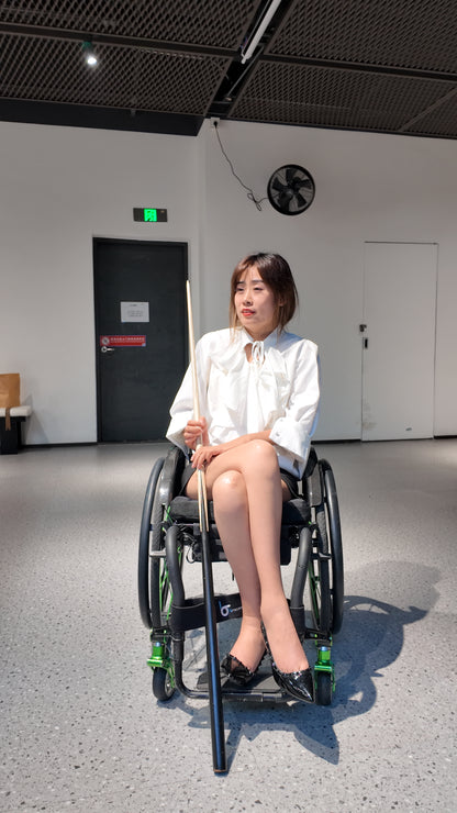 The Para Girl Cherry - First Experience Playing Billiards in a Wheelchair