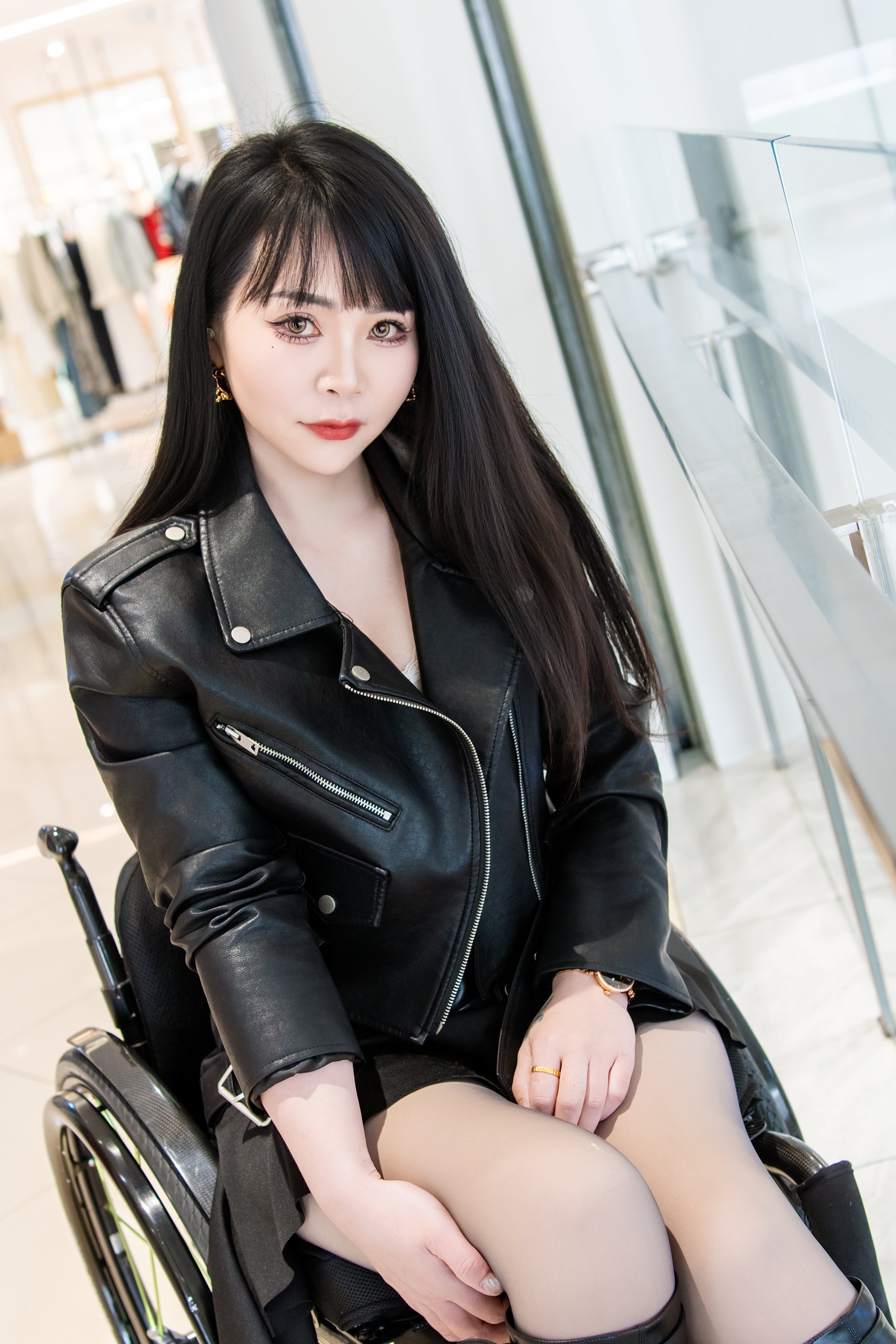 Para Girl Nora - Deadly Seduction: Leather Stockings and Thigh-High Boots