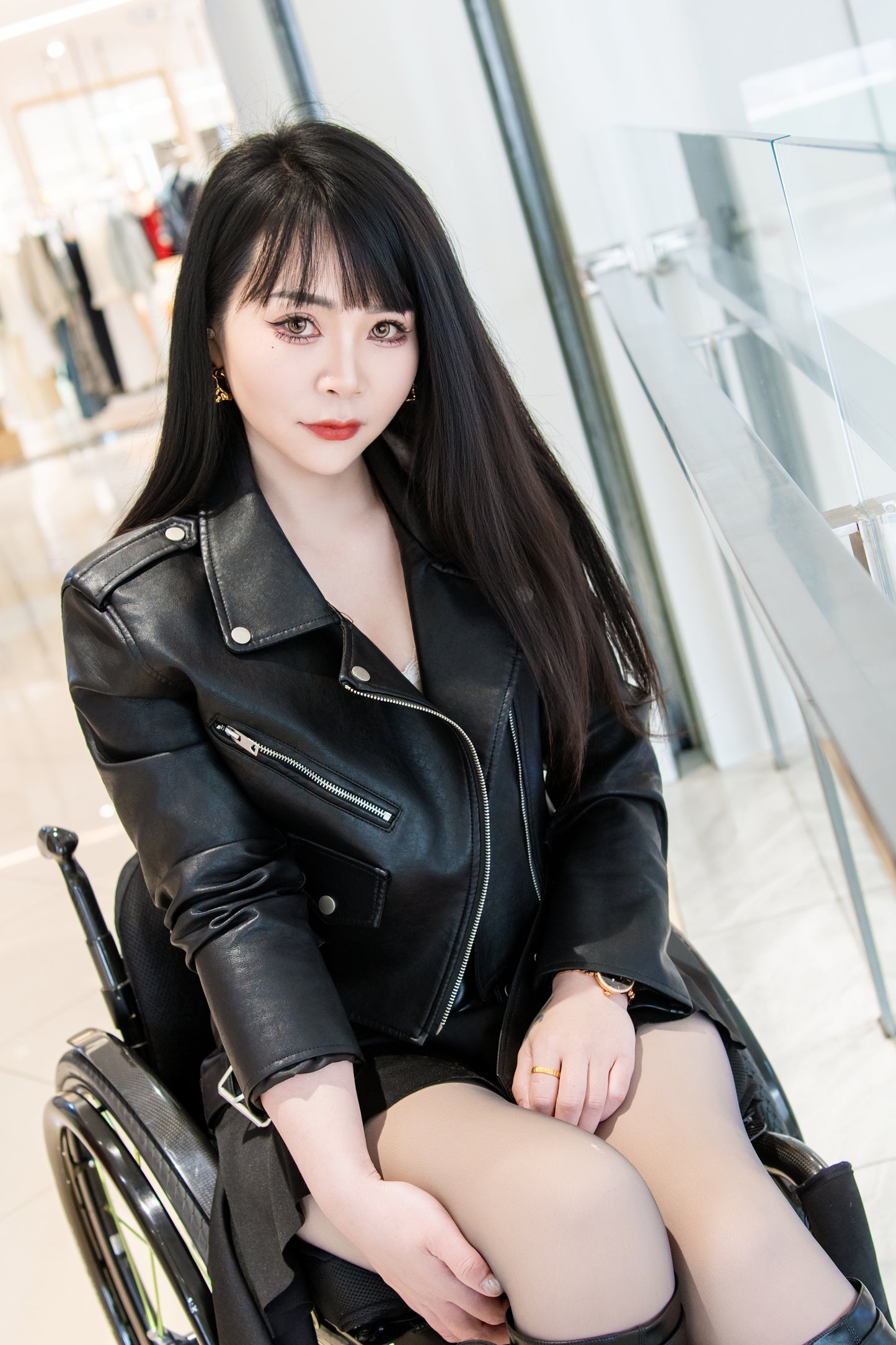 Para Girl Nora - Deadly Seduction: Leather Stockings and Thigh-High Boots
