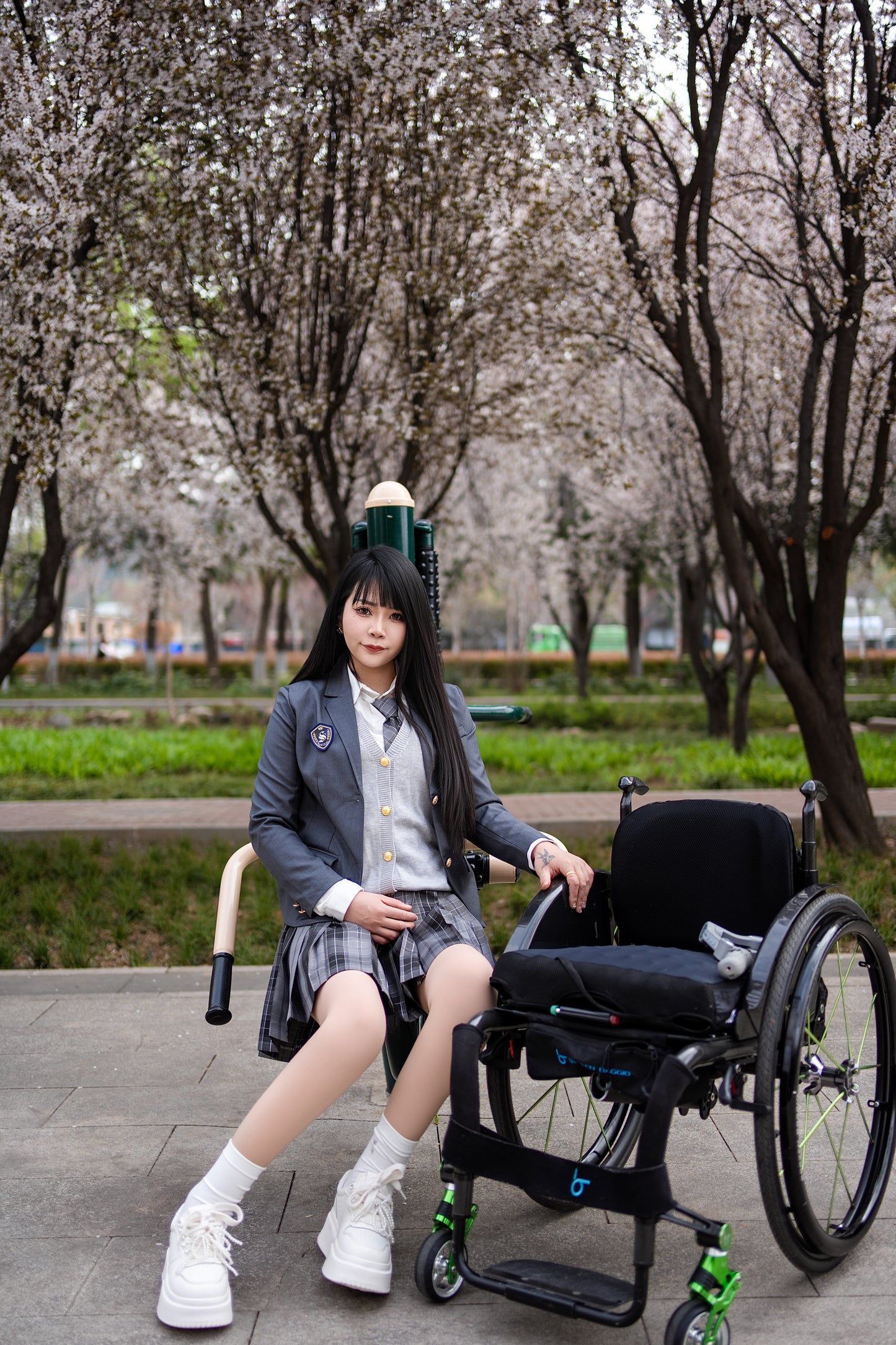 The Para Girl Nora - Cute Schoolgirl Uniform Experience with Gym Equipment