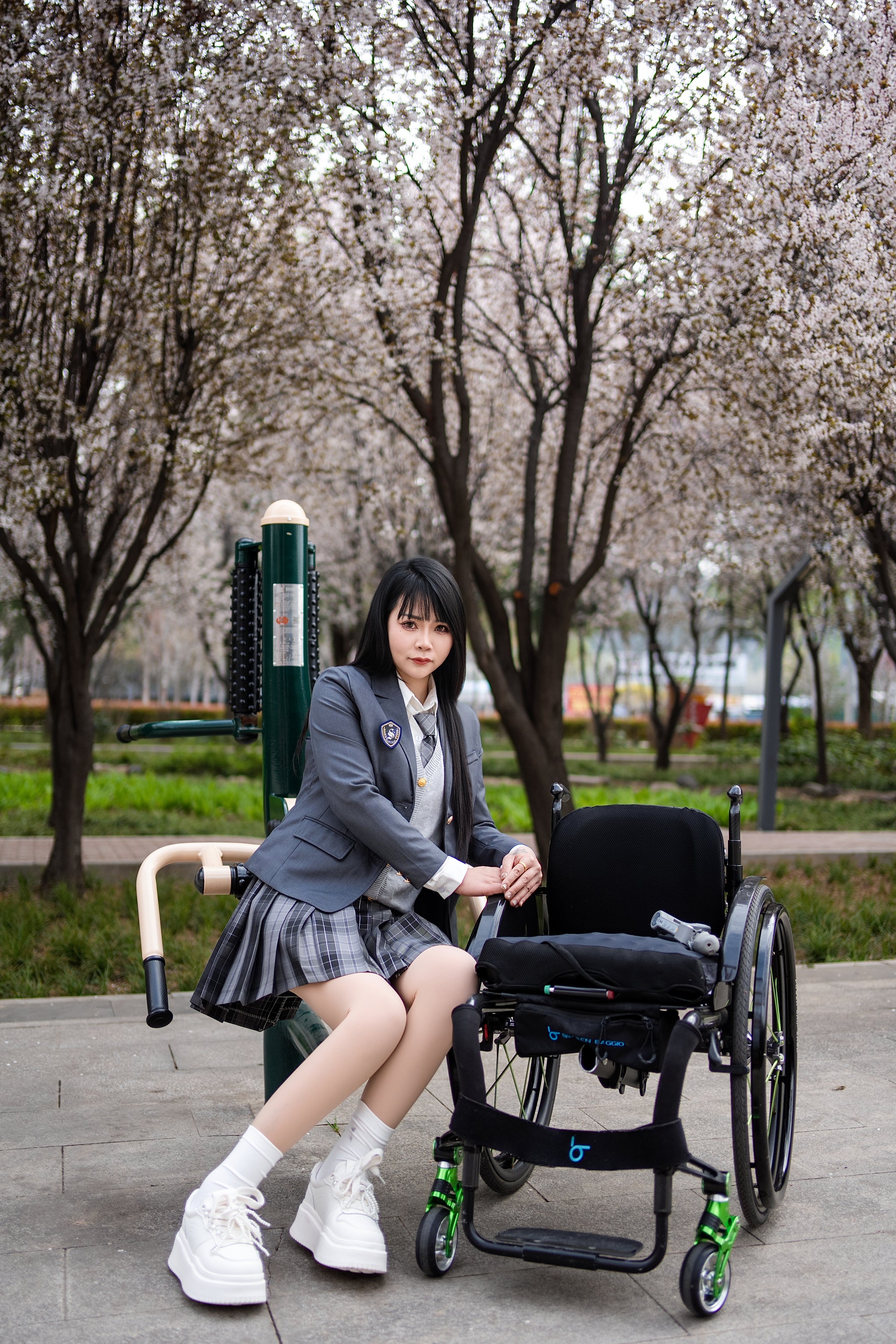 The Para Girl Nora - Cute Schoolgirl Uniform Experience with Gym Equipment