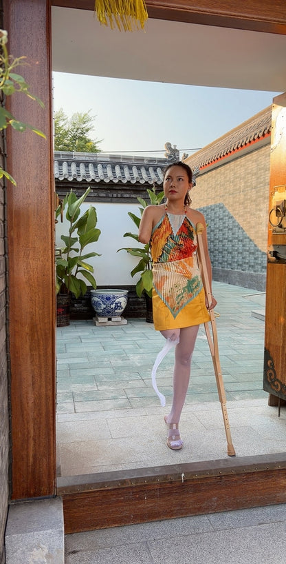 Abby: Ooe, the Amputee Girl - Courtyard Strolls in a Yellow Dress
