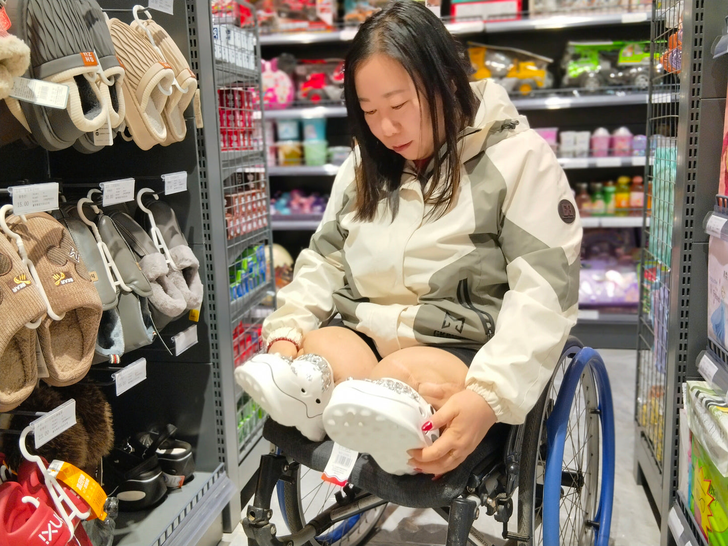 Beryl: Dak Amputee Lady - Shopping at the supermarket in a wheelchair