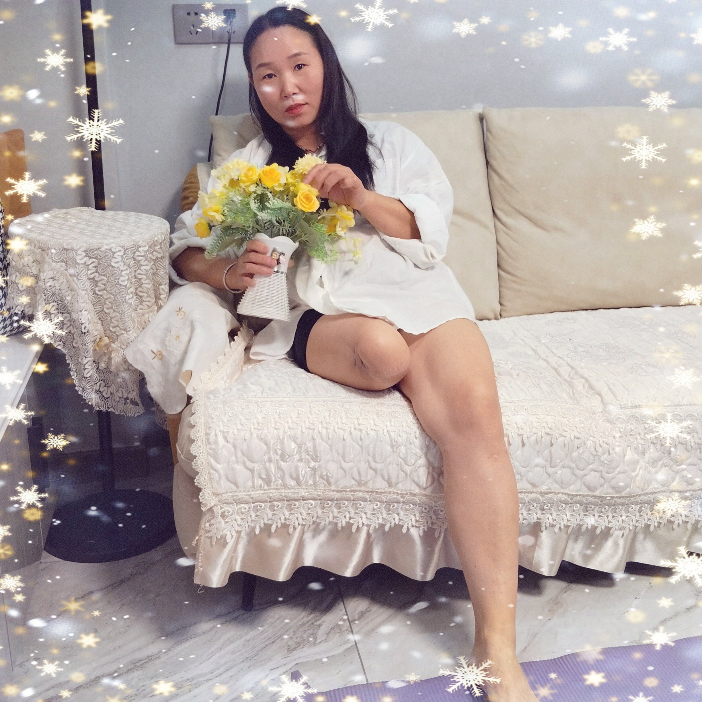Gigi: Sak Amputee Girl - Yoga Workout