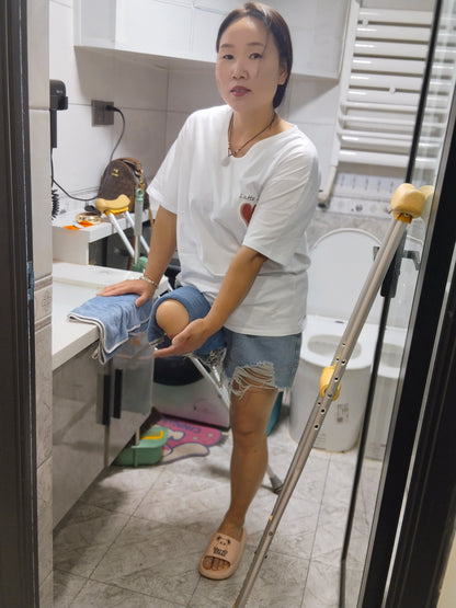 Gigi: Sak Amputee Girl - Removing Prosthetics for Residual Limb Care