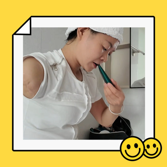 Mila: Ooe Amputee Girl demonstrates how to wash hair with only one arm.