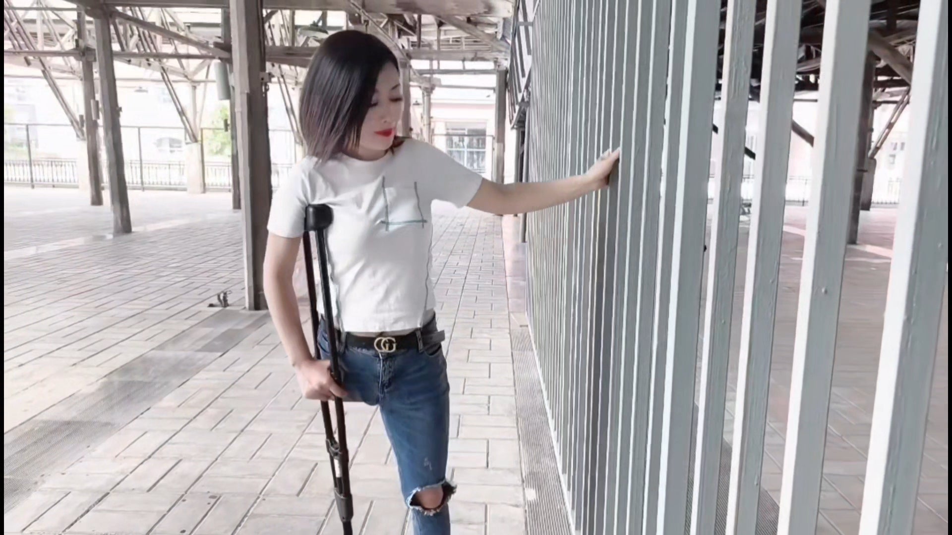 Emma: Shd Amputee Girl, graceful steps, walking alone in the city