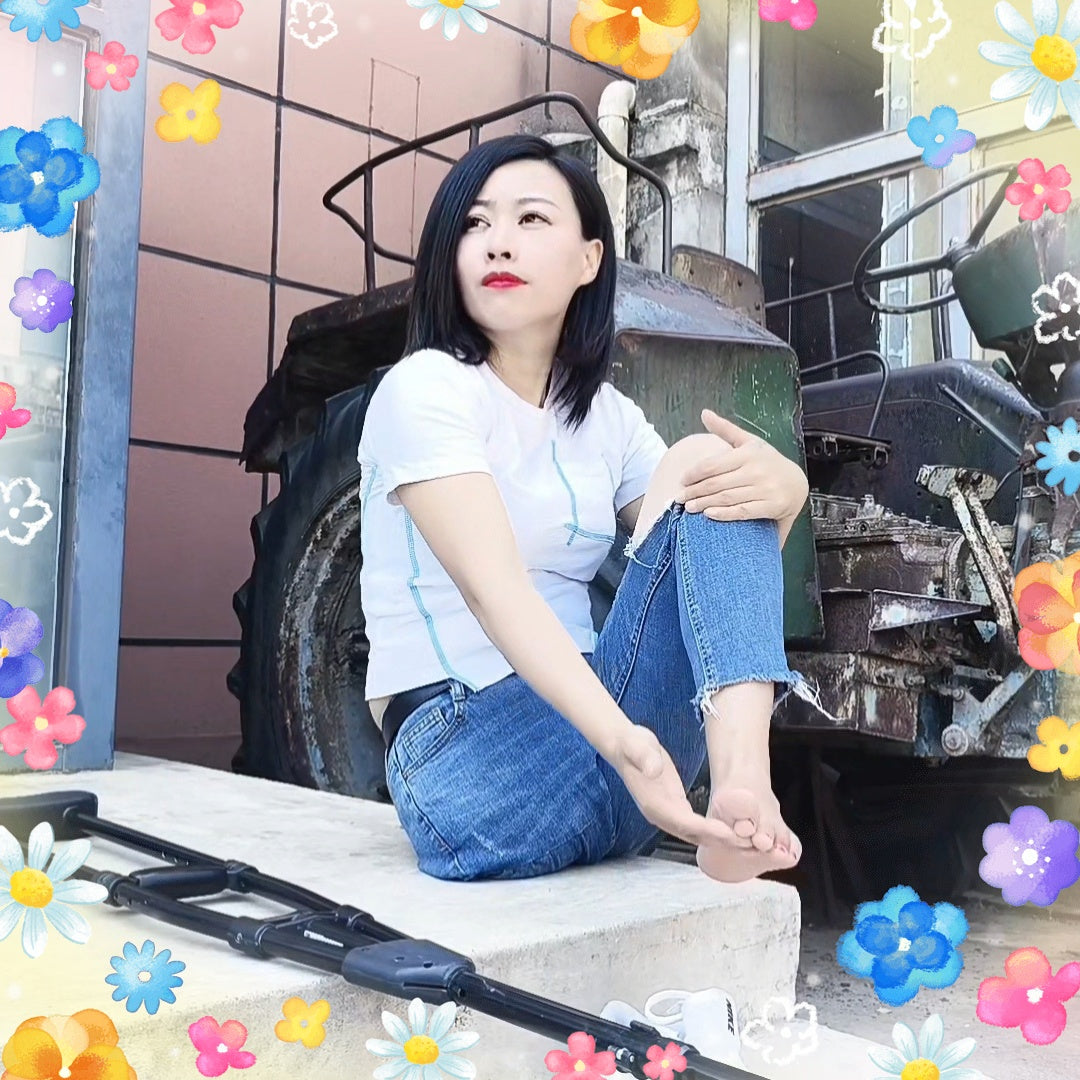 Emma: Shd Amputee Girl, graceful steps, walking alone in the city