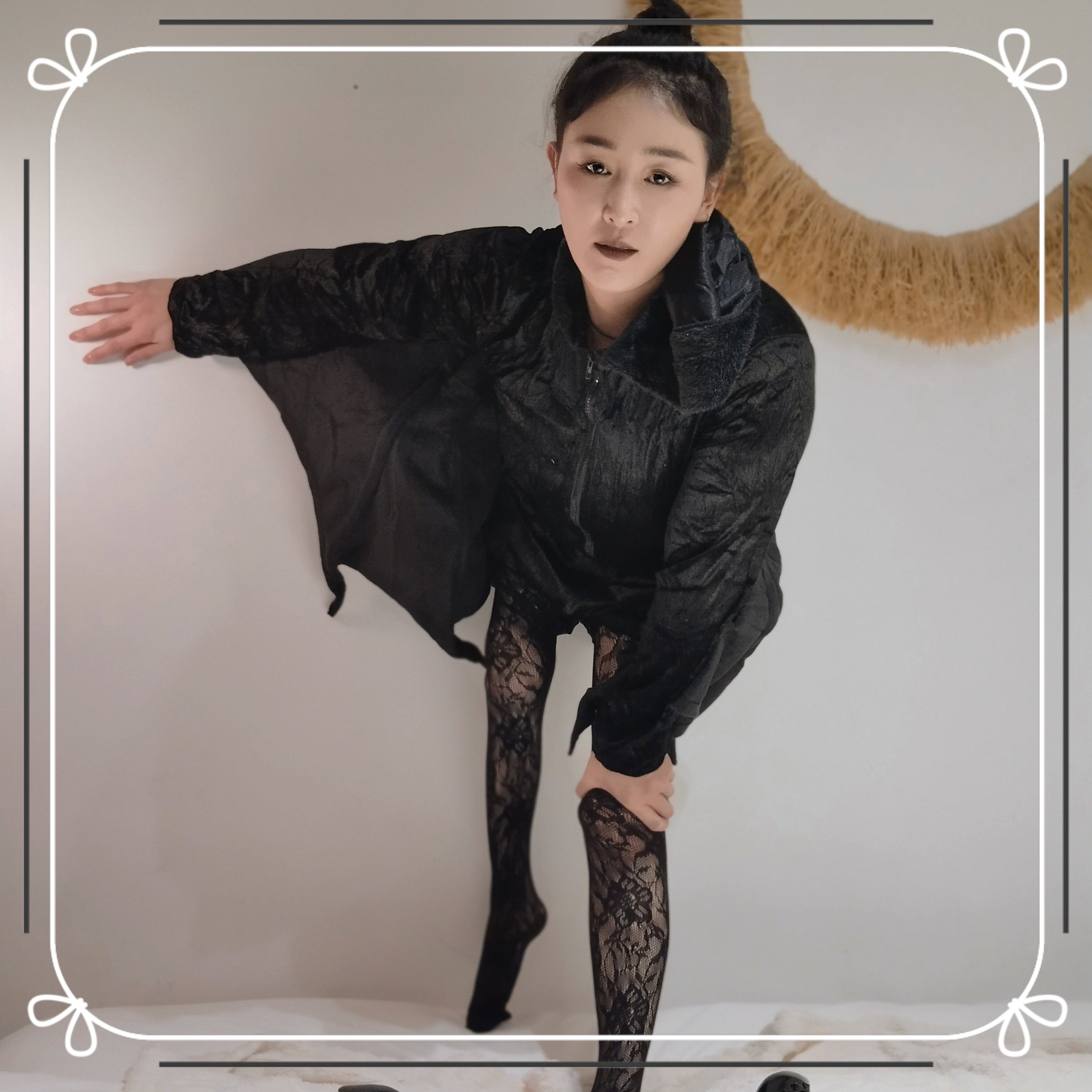 Rose The Polio Girl: A bold departure – black maxi dress， lace stockings,high heels.