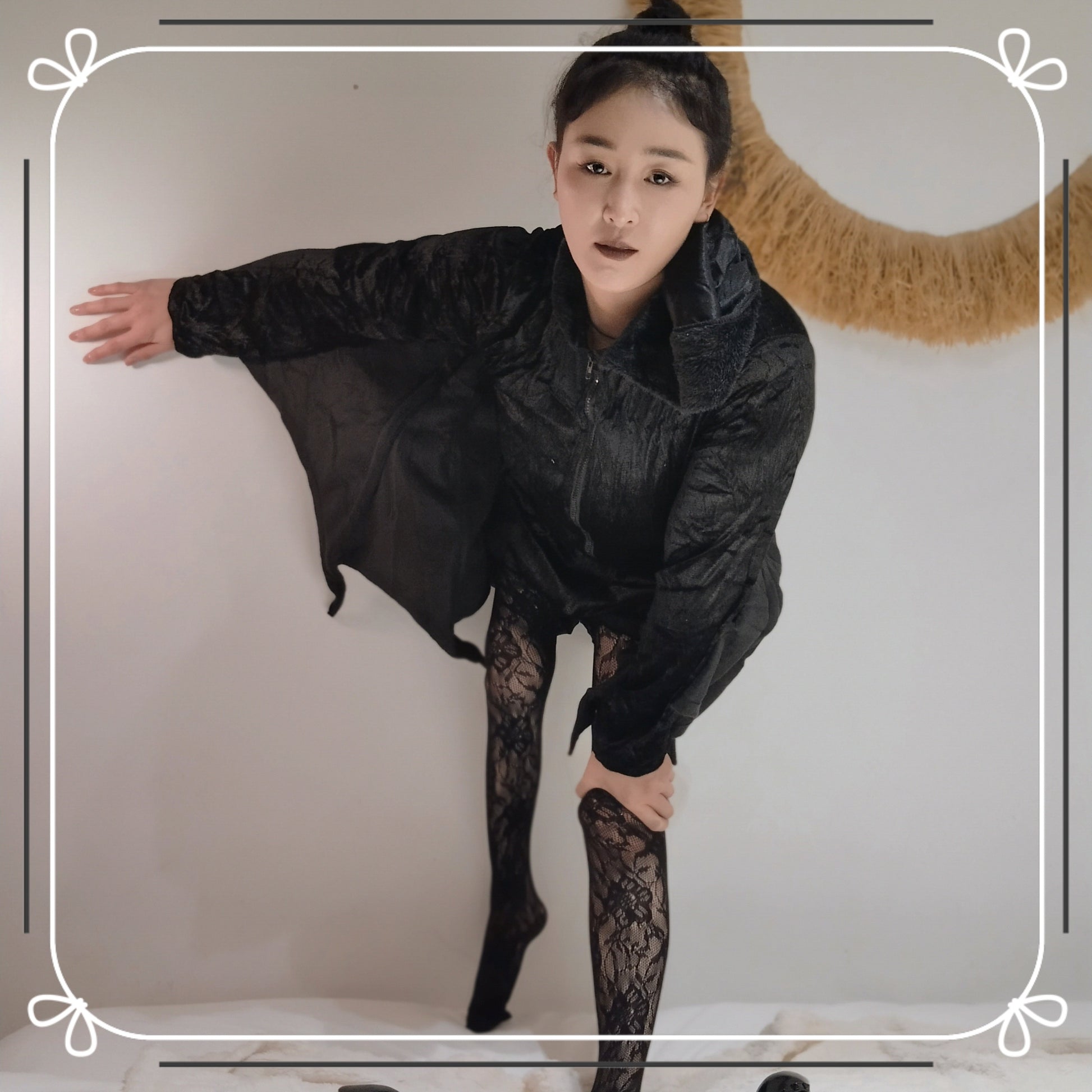 Rose The Polio Girl: A bold departure – black maxi dress， lace stockings,high heels.