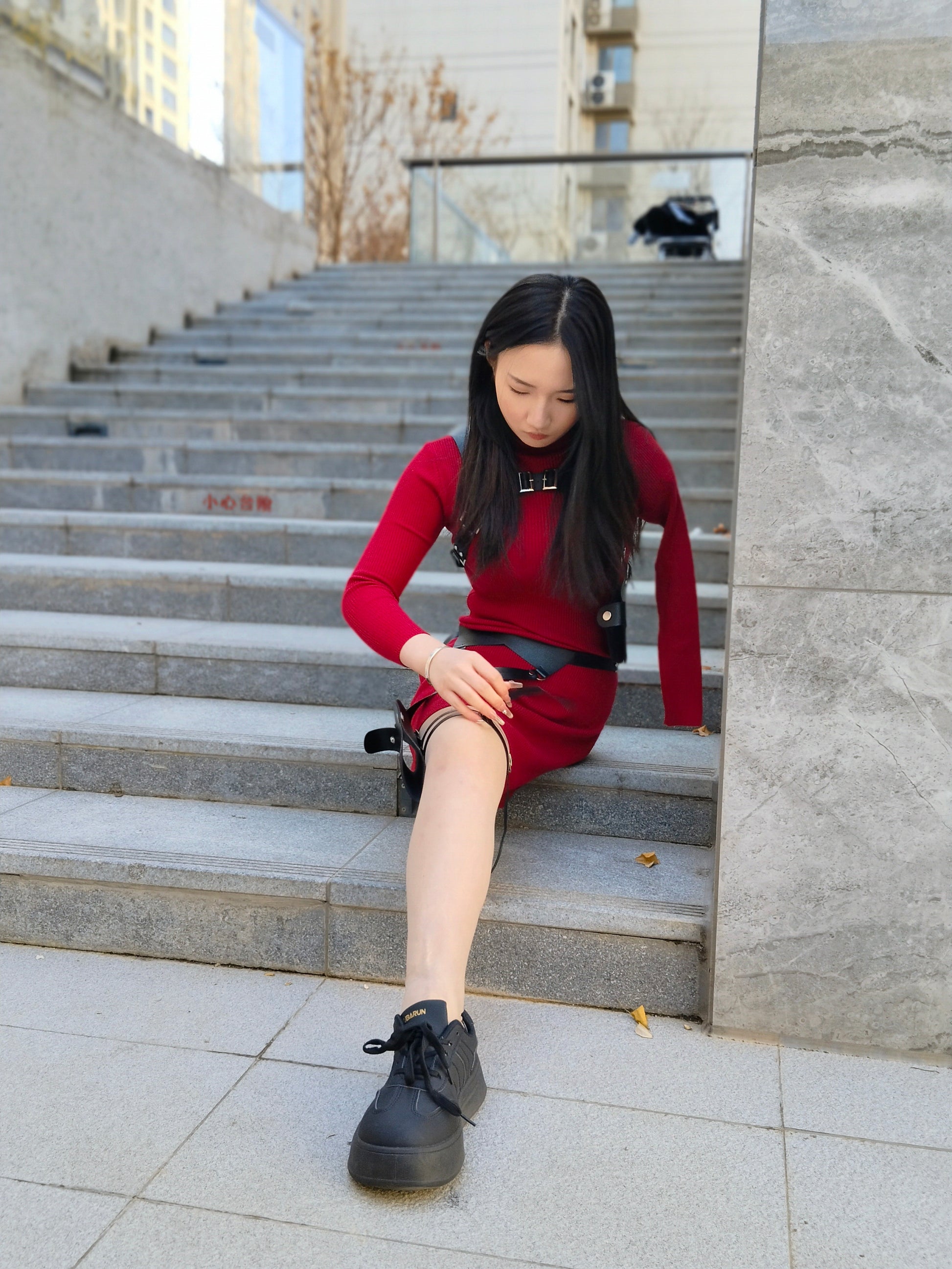 Beibei: OOE Amputee Girl Cosplay Tomb Raider lara