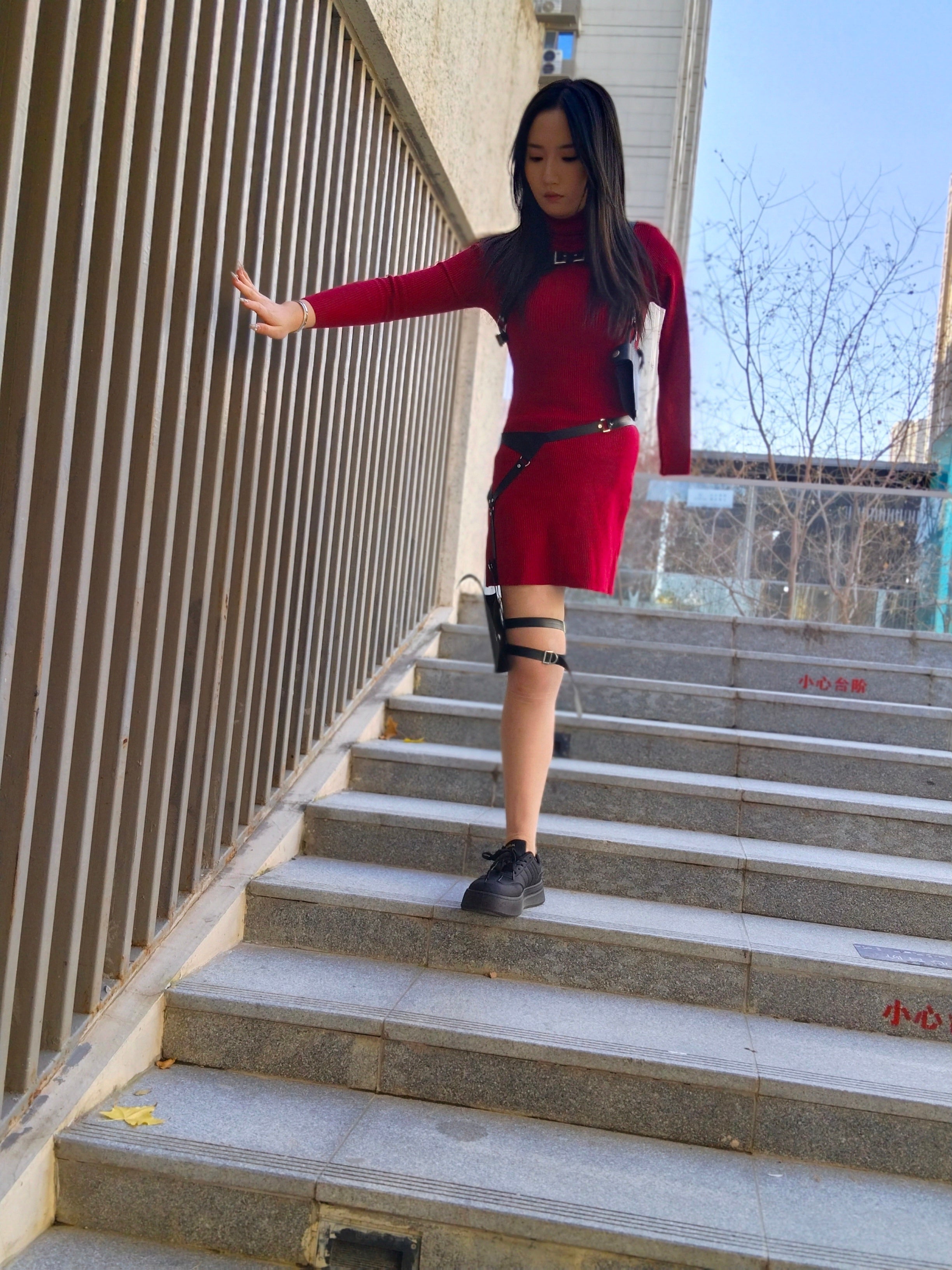 Beibei: OOE Amputee Girl Cosplay Tomb Raider lara