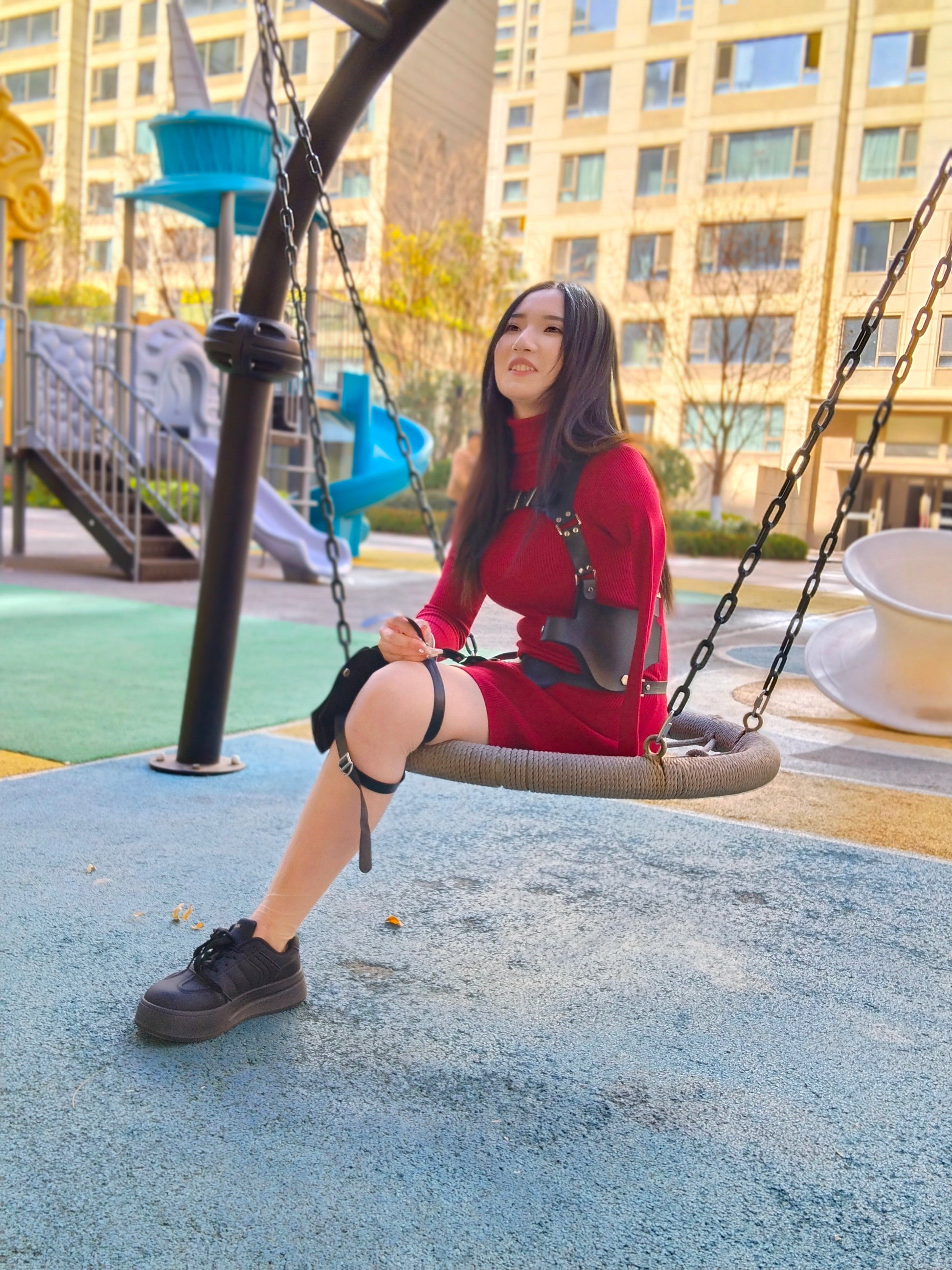 Beibei: OOE Amputee Girl Cosplay Tomb Raider lara