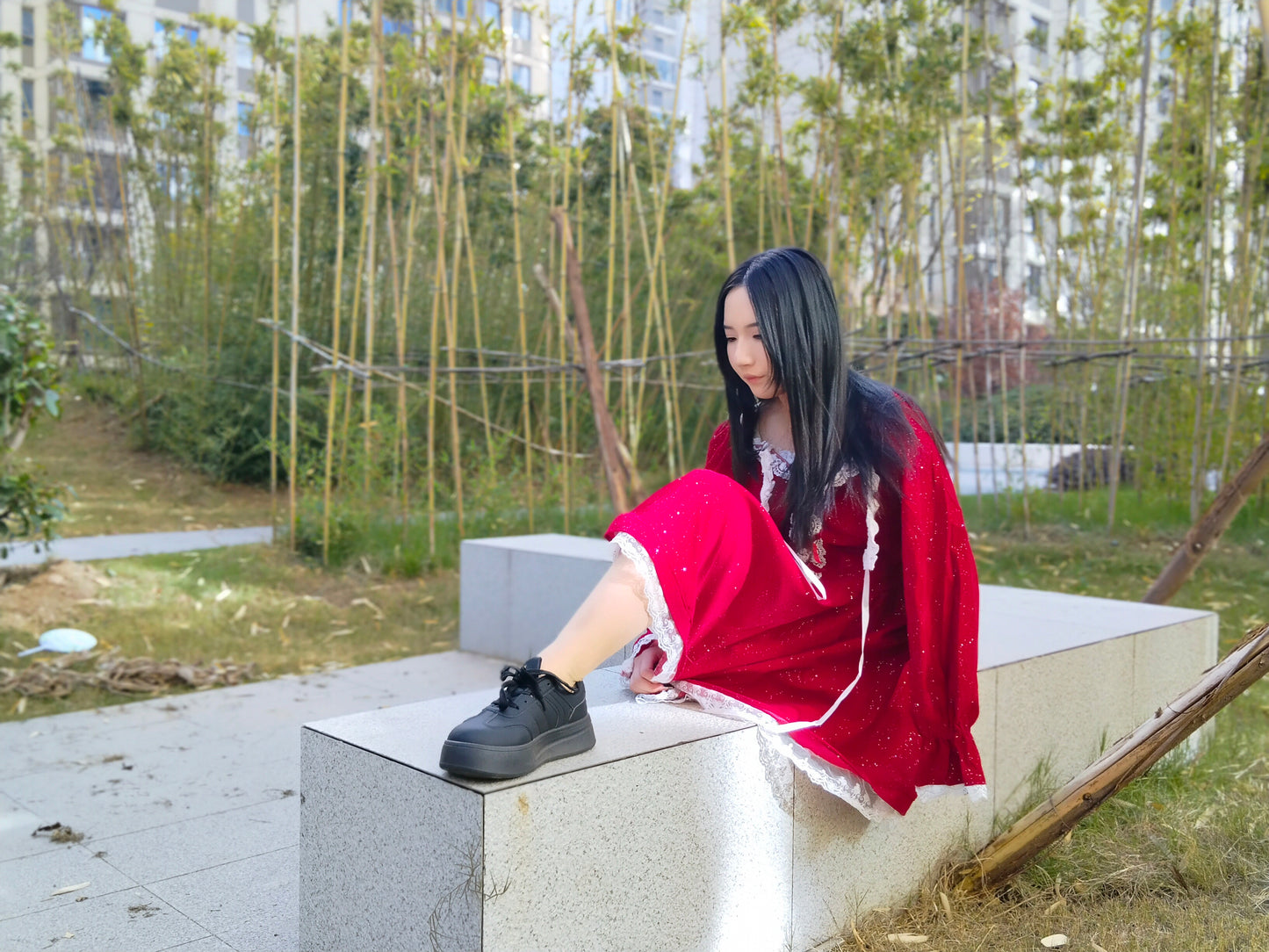 Beibei: OOE Amputee Girl New Year Special - Red Lovers