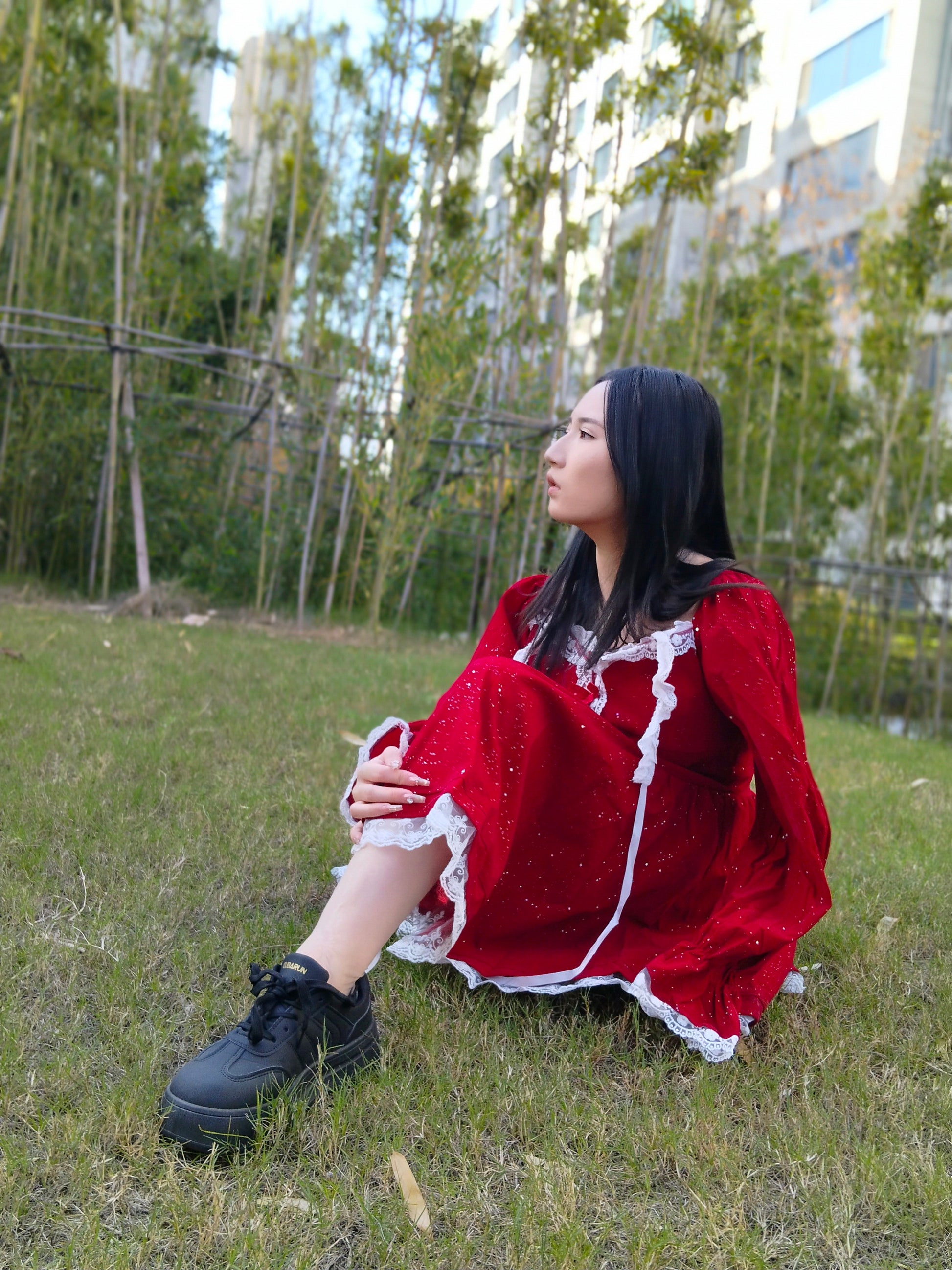 Beibei: OOE Amputee Girl New Year Special - Red Lovers
