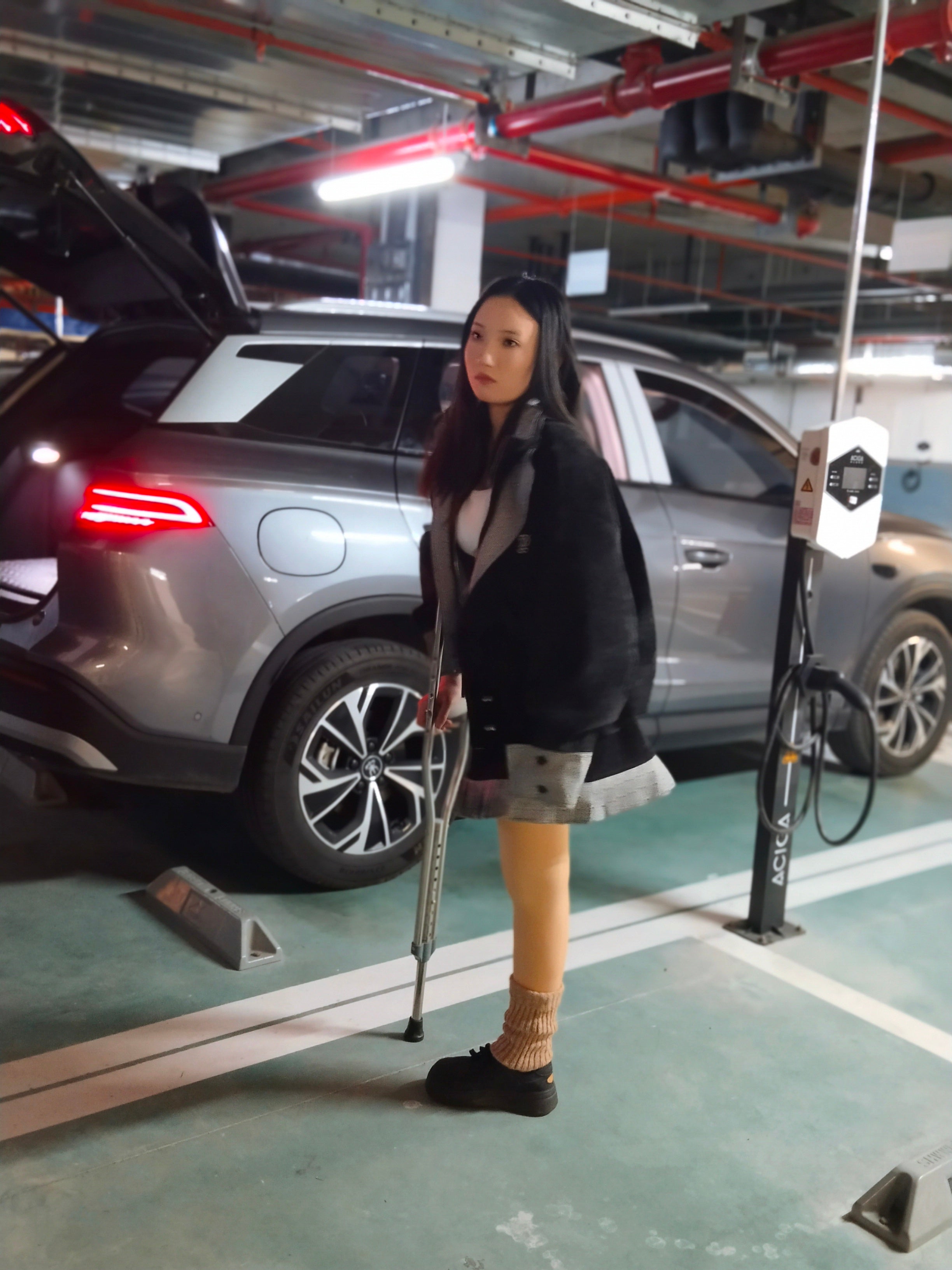 Beibei a Ooe Amputee Girl - A Terrifying Experience in the Underground Garage