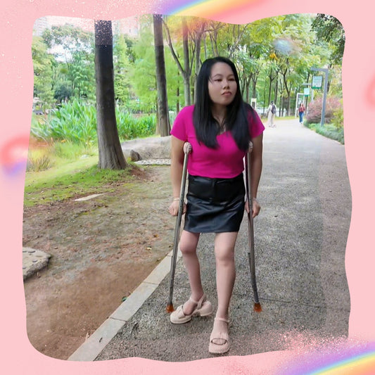 New Model New Videos - Willow The Polio Girl strolls in the park on crutches