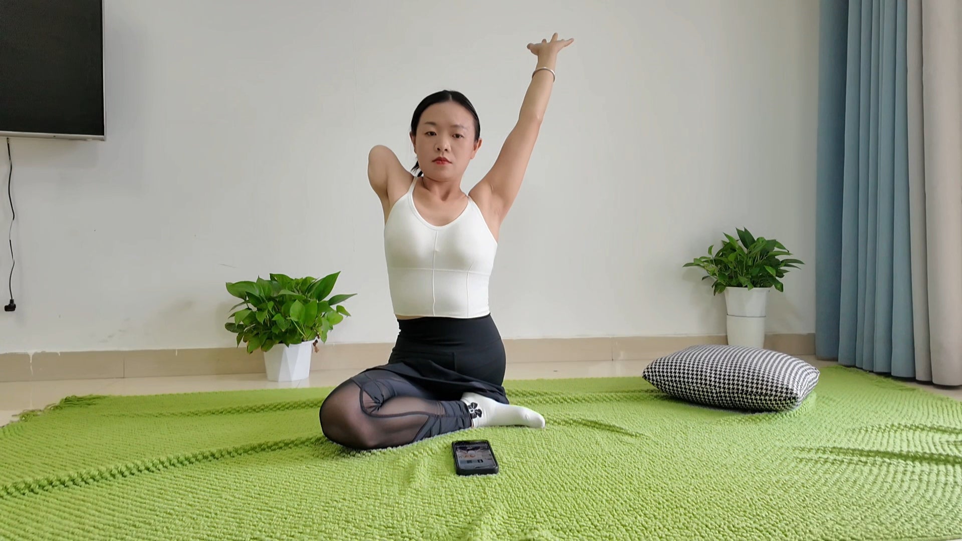 Mila The Ooe Amputee Girl - Indoor Yoga Practice