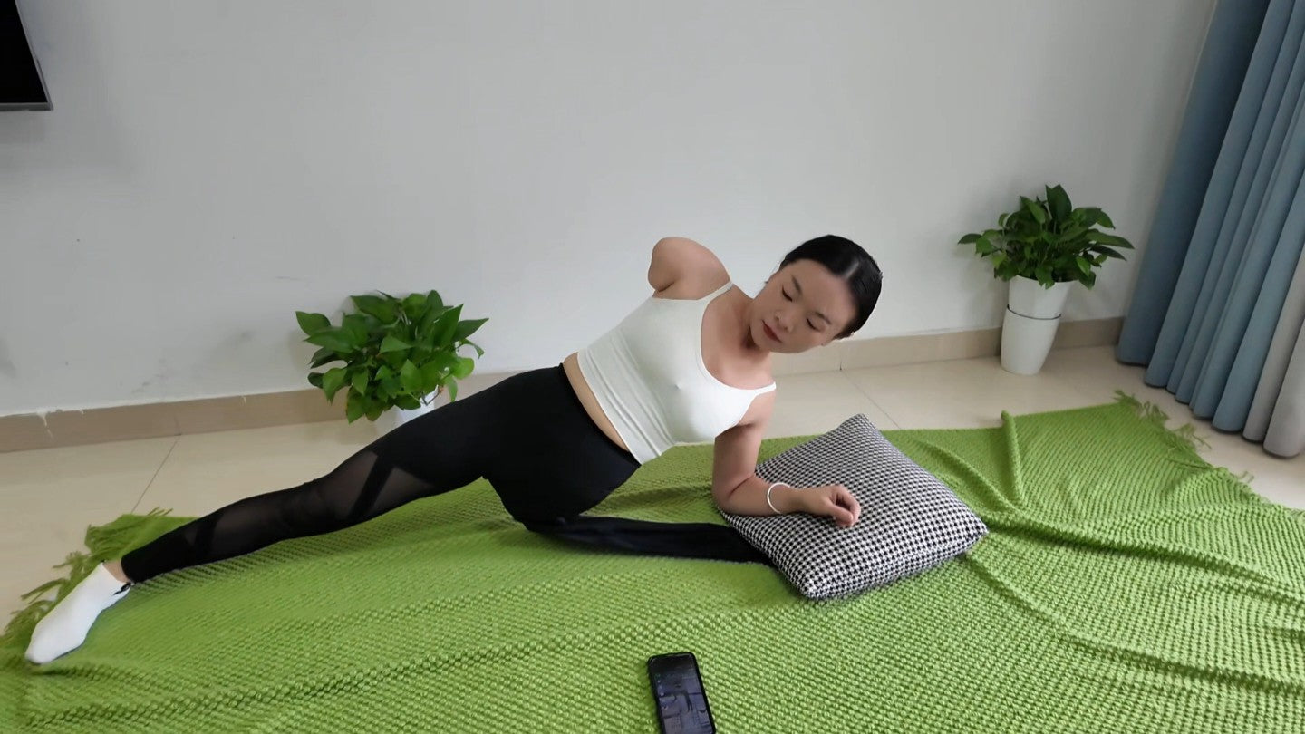 Mila The Ooe Amputee Girl - Indoor Yoga Practice