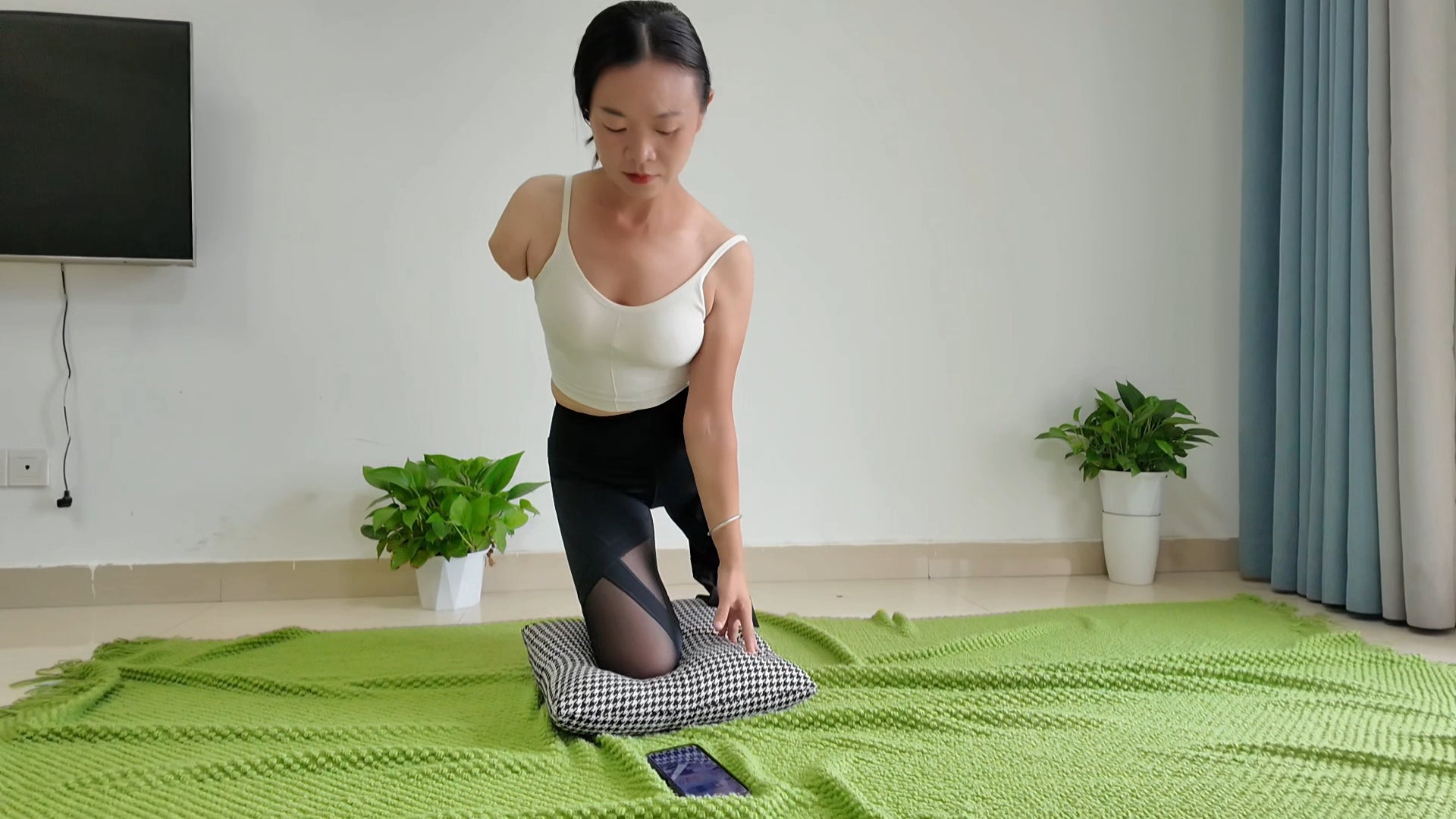 Mila The Ooe Amputee Girl - Indoor Yoga Practice