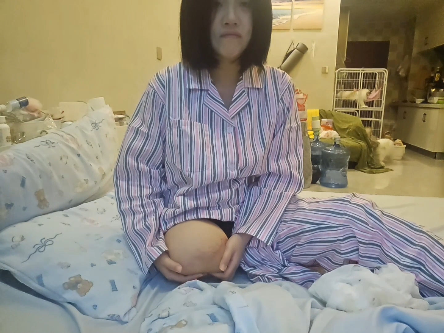 Lingo: Sak Amputee Girl - Waking up from a dream to find she's had an amputation - Plot summary