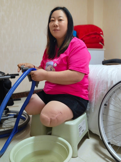 Beryl: Dak Amputee Girl - Assembly Experience of a New Wheelchair