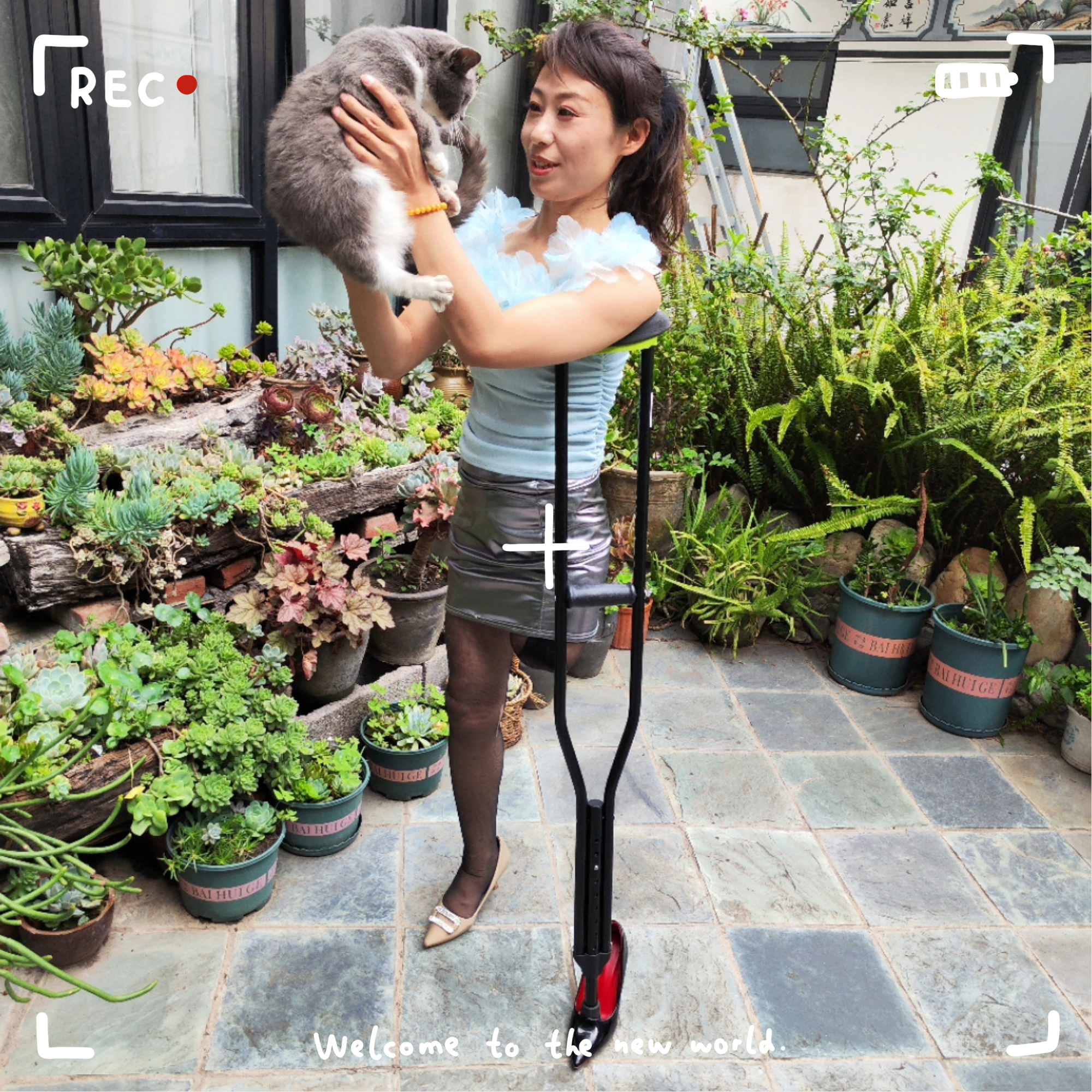 Ayla: Sak Amputee Girl - Black Stockings Show with Dismembered Limbs