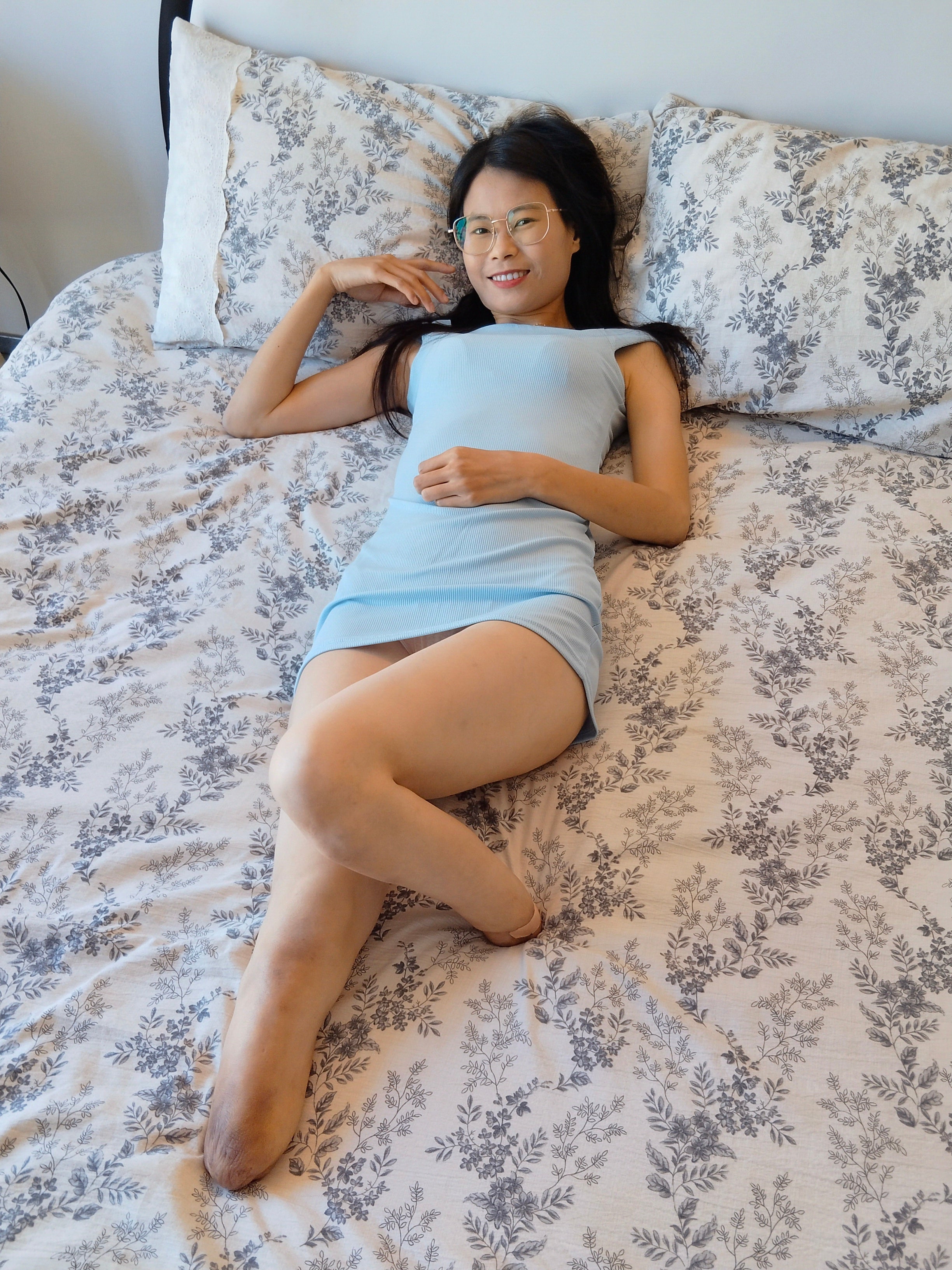 Hazel the DBK Girl - No calf and foot experience wearing stockings