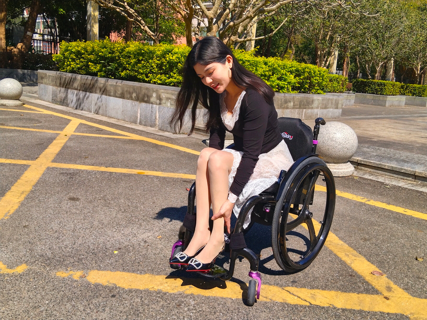 The Para Girl Jenny - Driving a car while in a wheelchair