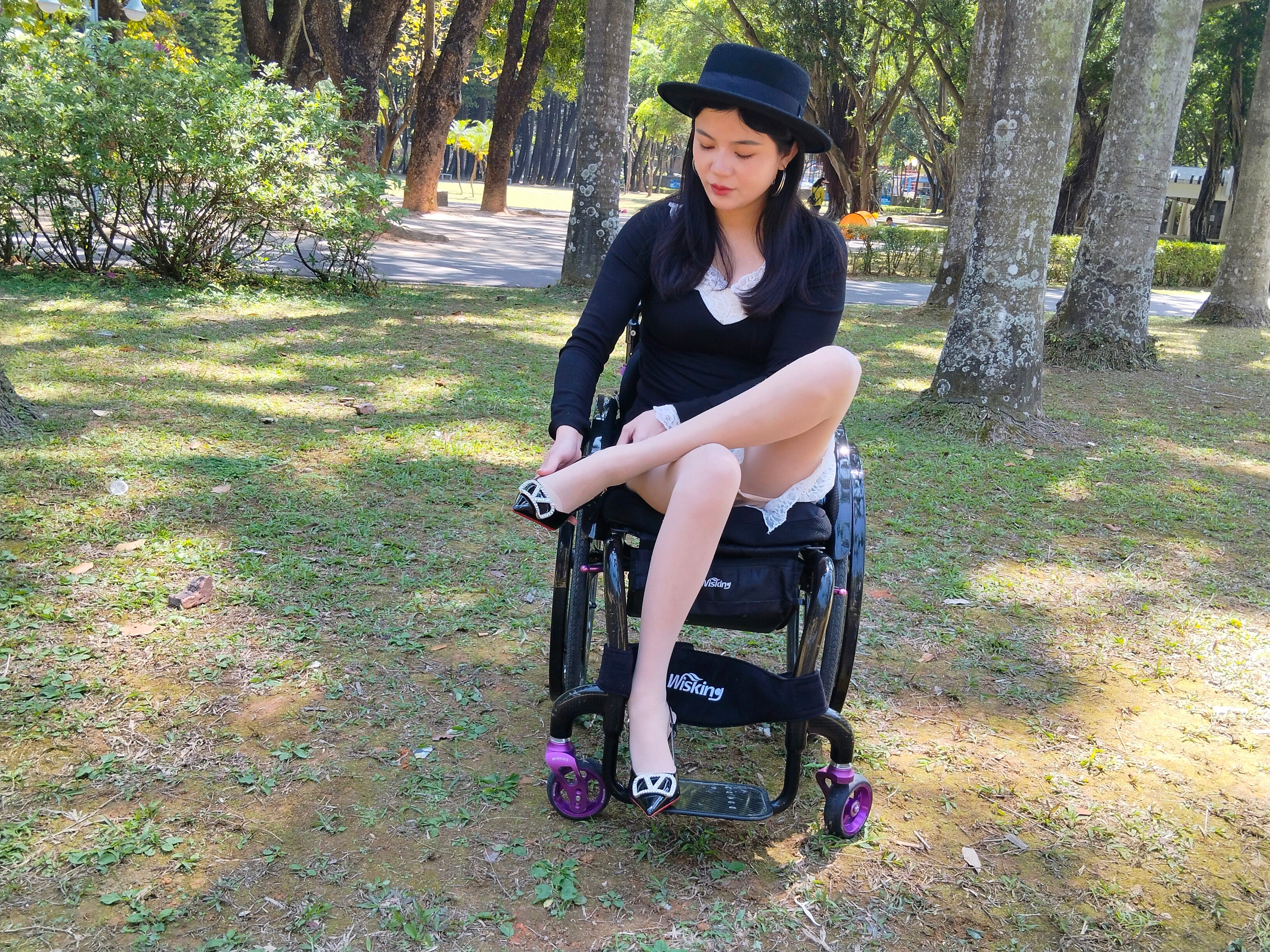 The Para Girl Jenny - Driving a car while in a wheelchair