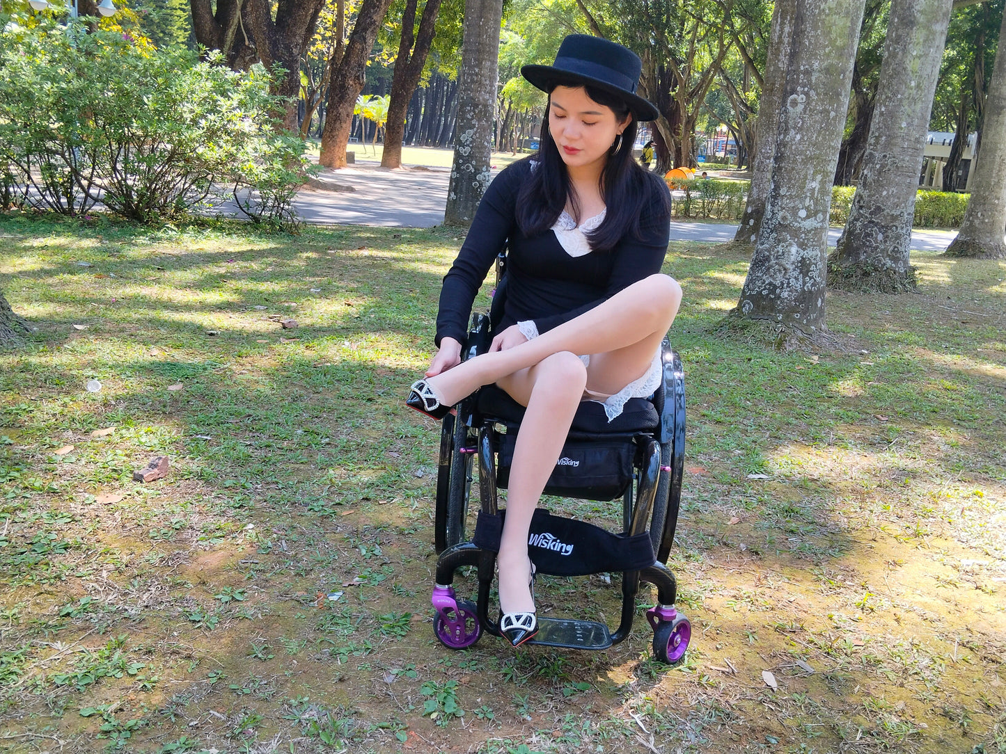 The Para Girl Jenny - Driving a car while in a wheelchair