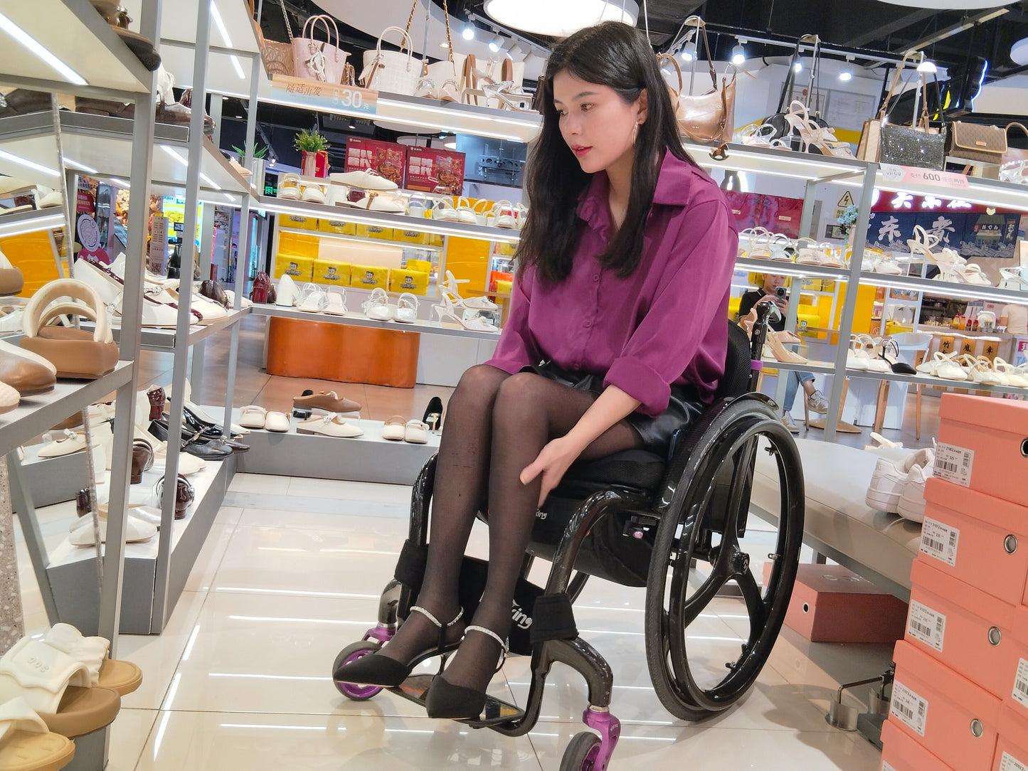 The Para Girl Jenny - Seat chair perforated black color street