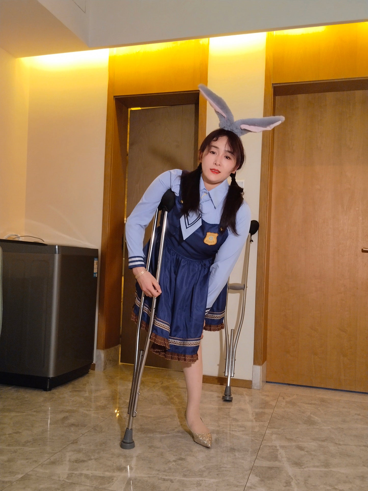 Rose the Polio Girl - Pretending to have a skinny leg injured