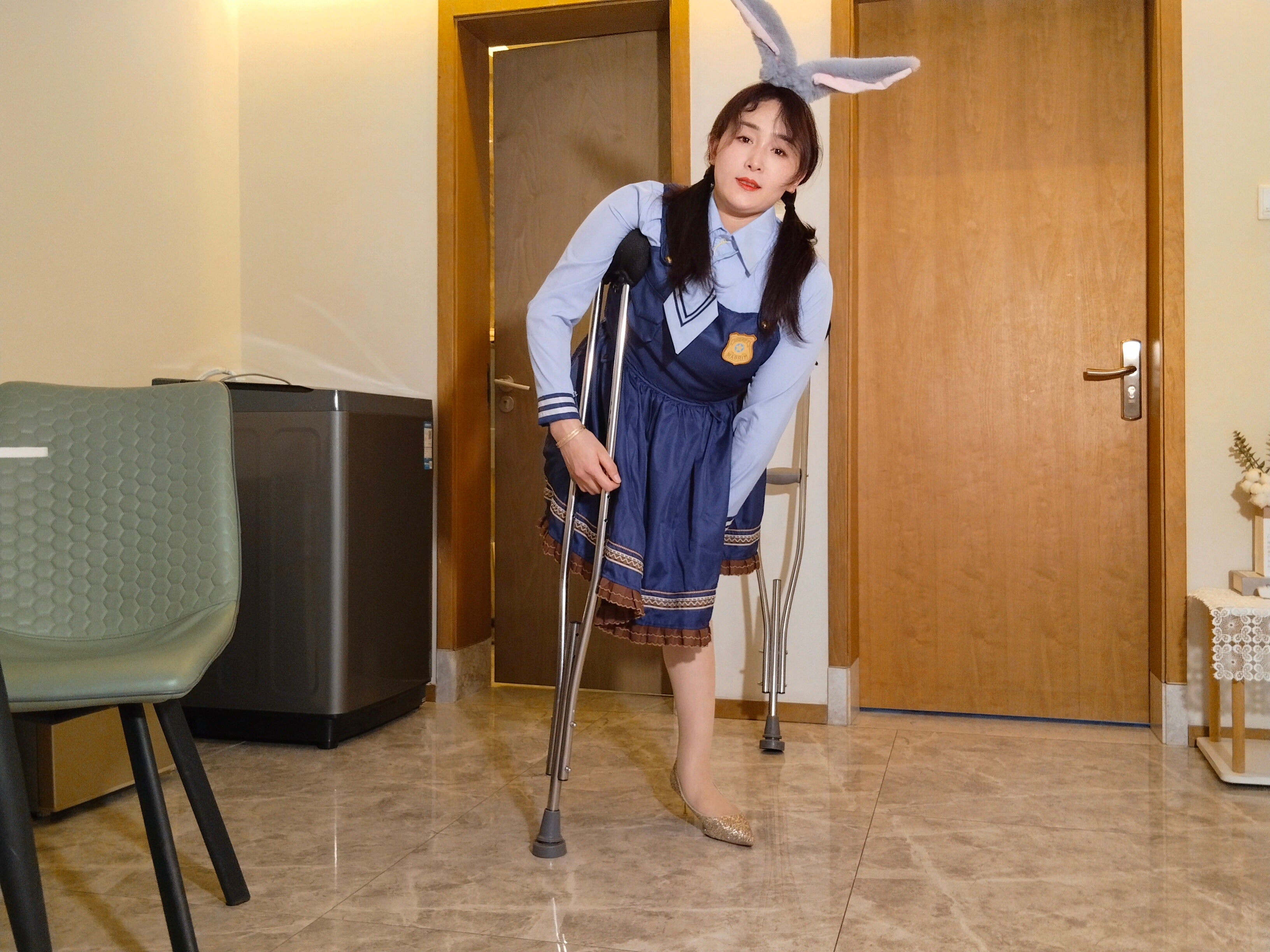 Rose the Polio Girl - Pretending to have a skinny leg injured
